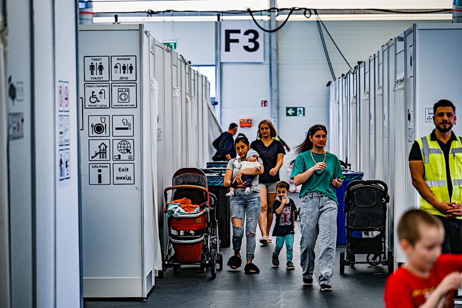 Flüchtlinge im Ankunftszentrum Tegel: Die Integration von Geflüchteten in den Arbeitsmarkt klappt in Deutschland gut.&nbsp;