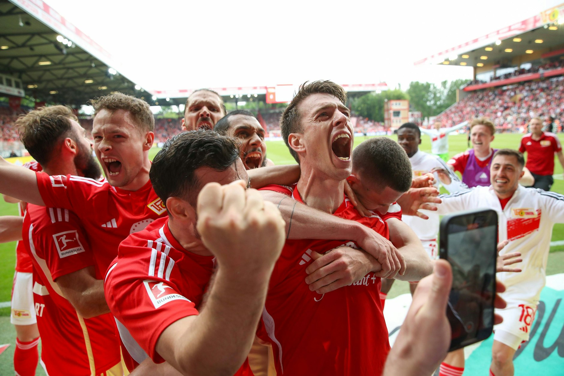 Eiserner Wahnsinn: Auch dank des Heimrechts am letzten Spieltag schaffte der 1. FC Union vergangene Saison doch noch den direkten Klassenerhalt.&nbsp;