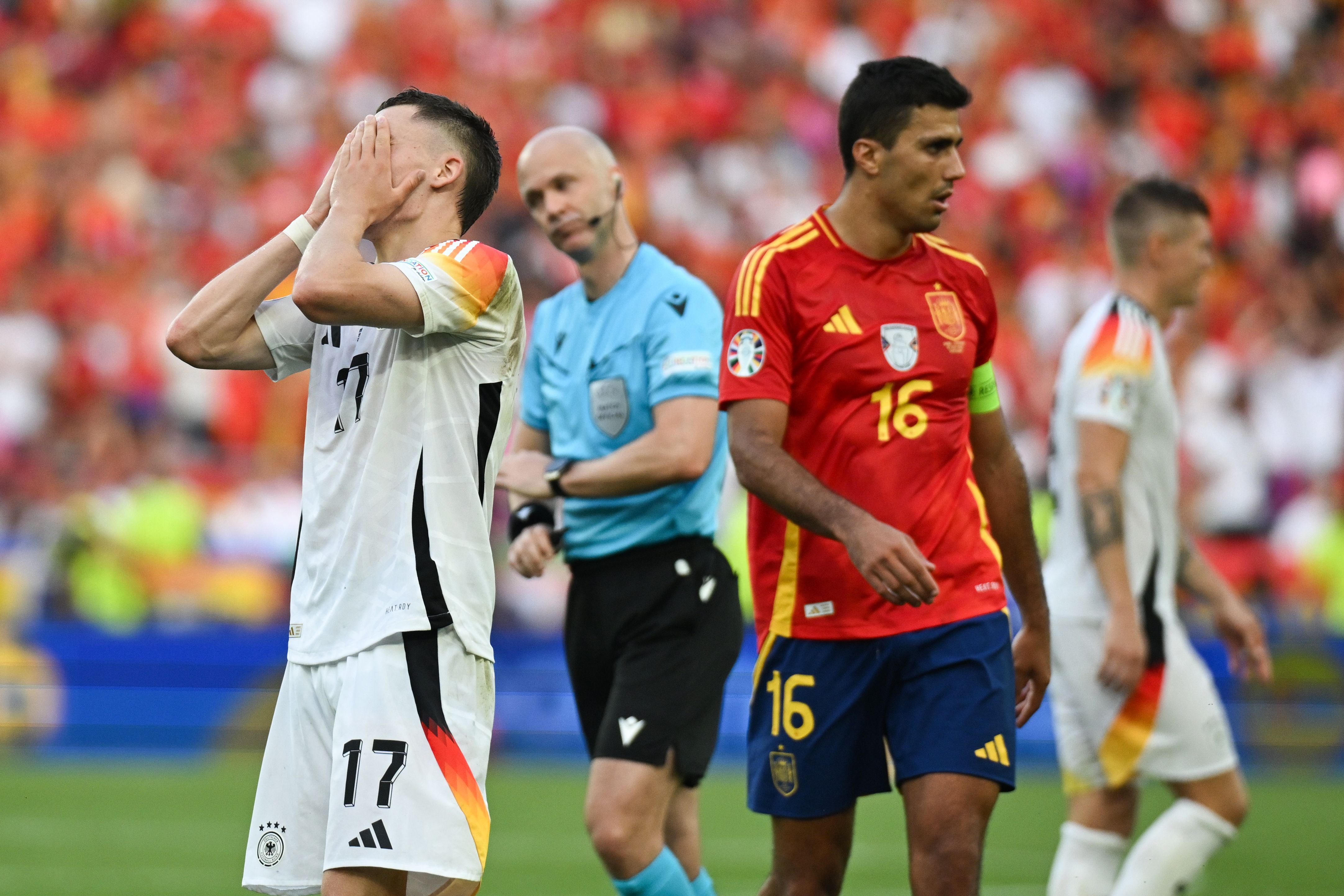 „Dramatik pur! Von der Ekstase ins tiefe Loch. Deutschland im Tal der Tränen.“