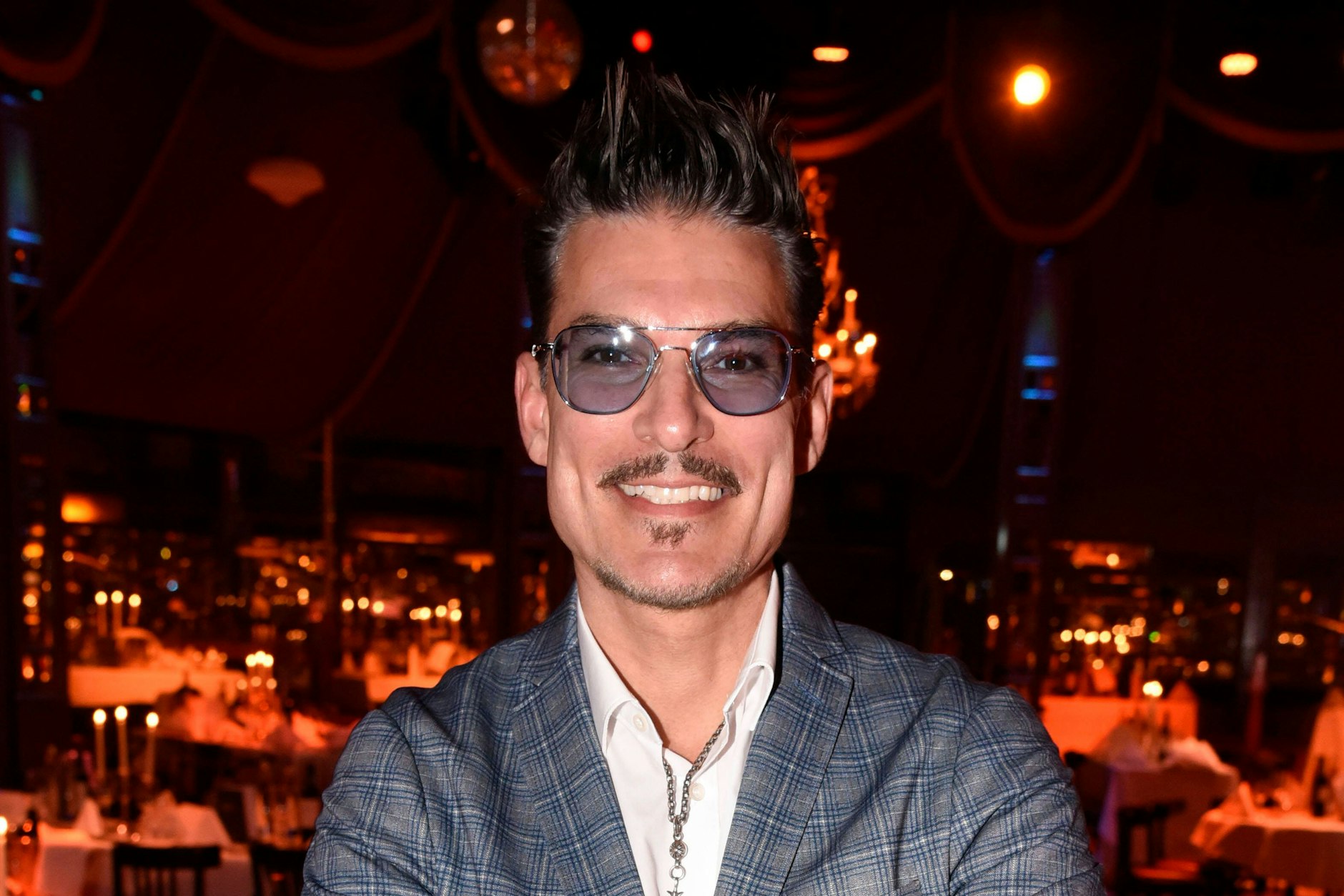 Chris Töpperwien fühlt sich wohl wie im falschen Film. Vor einem österreichischen Gericht muss sich der aus dem Reality-TV bekannte Unternehmer auch wegen Grillkohle verantworten.