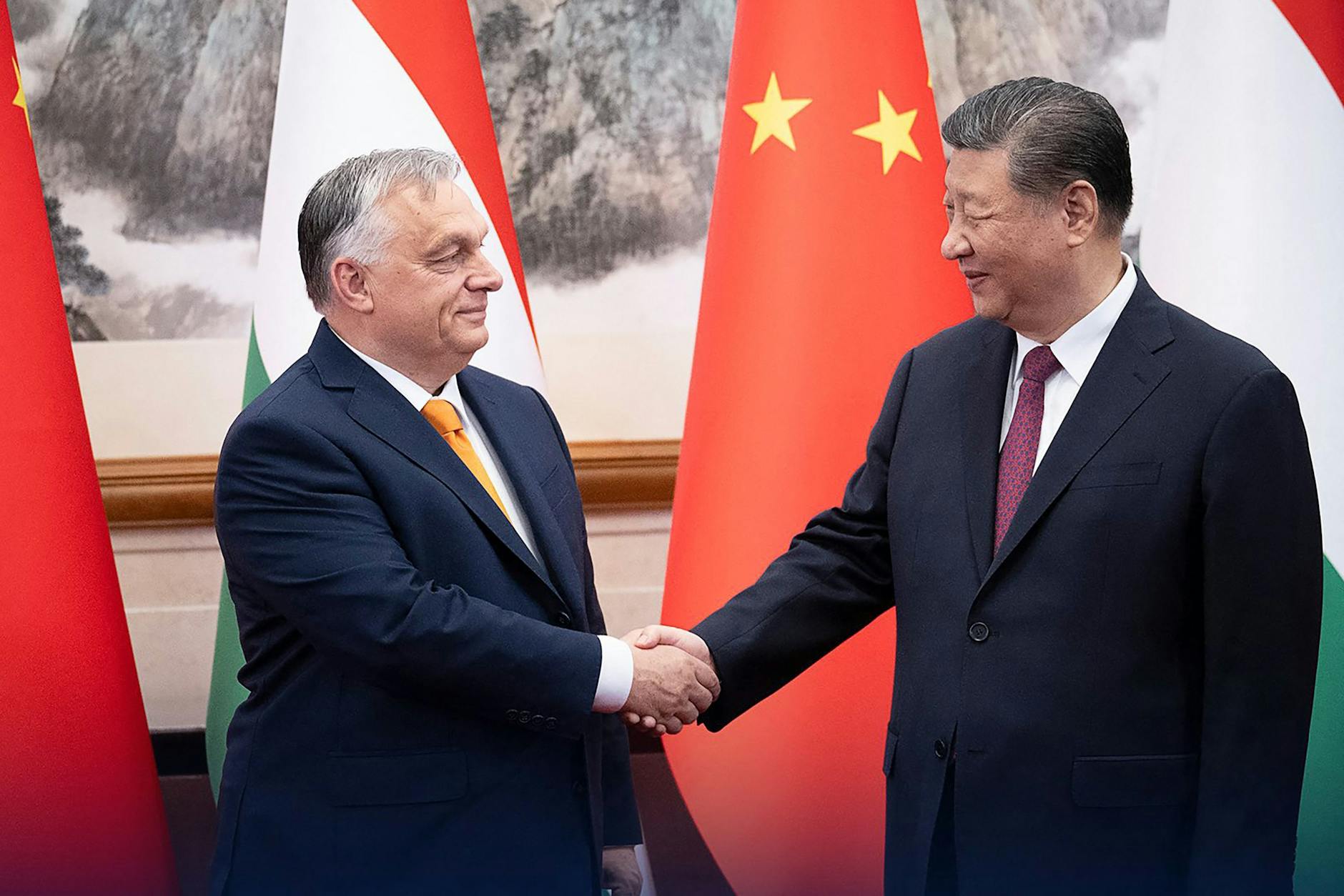 Der ungarische Regierungschef Viktor Orbán (rechts) ist in China eingetroffen. 