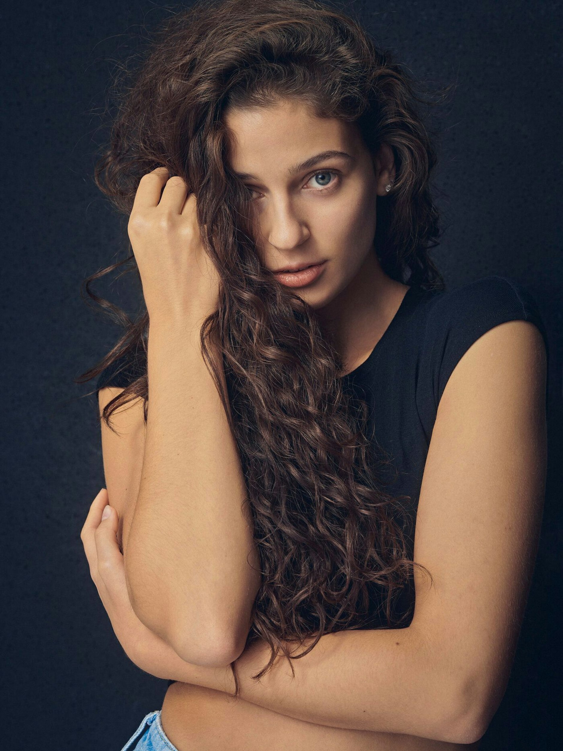 Jana mit braunen Haaren.