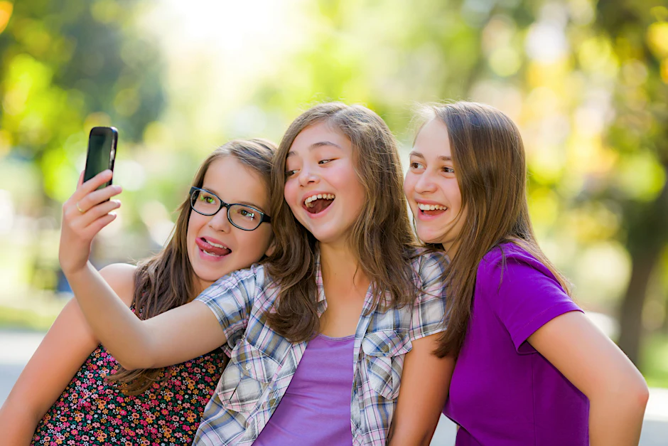 Generation Handy: Die Selbstdarstellung beginnt heutzutage schon in ganz jungem Alter.&nbsp;
