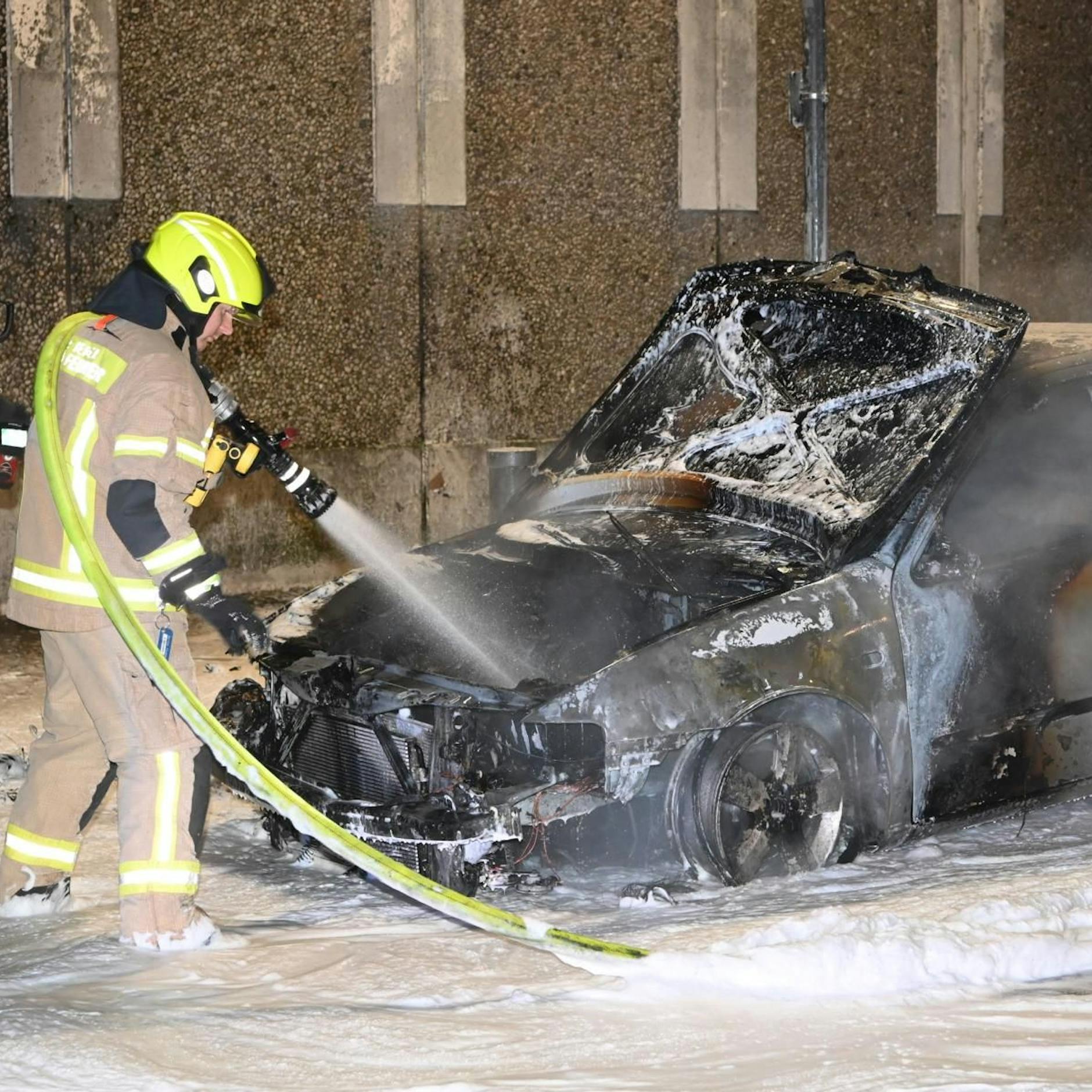 Image - Brandanschläge in Tegel und Moabit: Schwerkriminelle erklären Berliner JVA-Mitarbeiter für vogelfrei