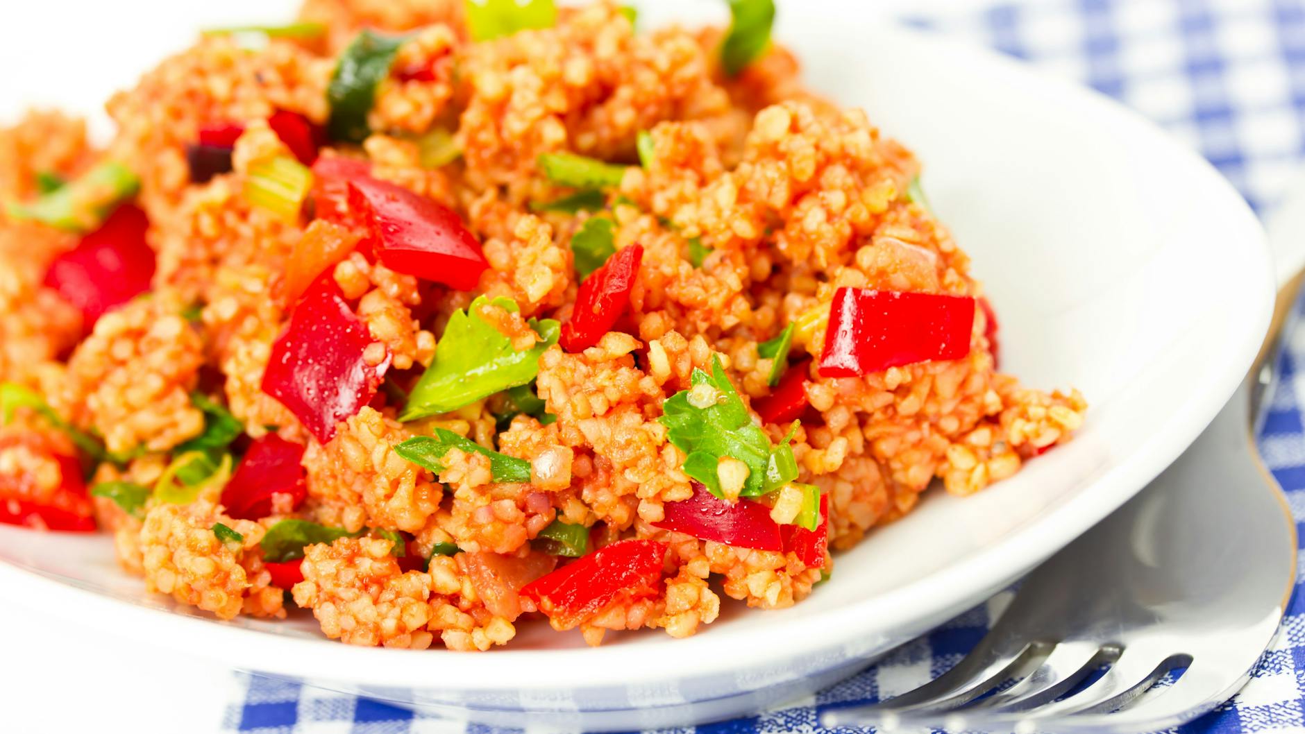 Probieren Sie das Rezept für Couscous-Salat gleich mal aus.