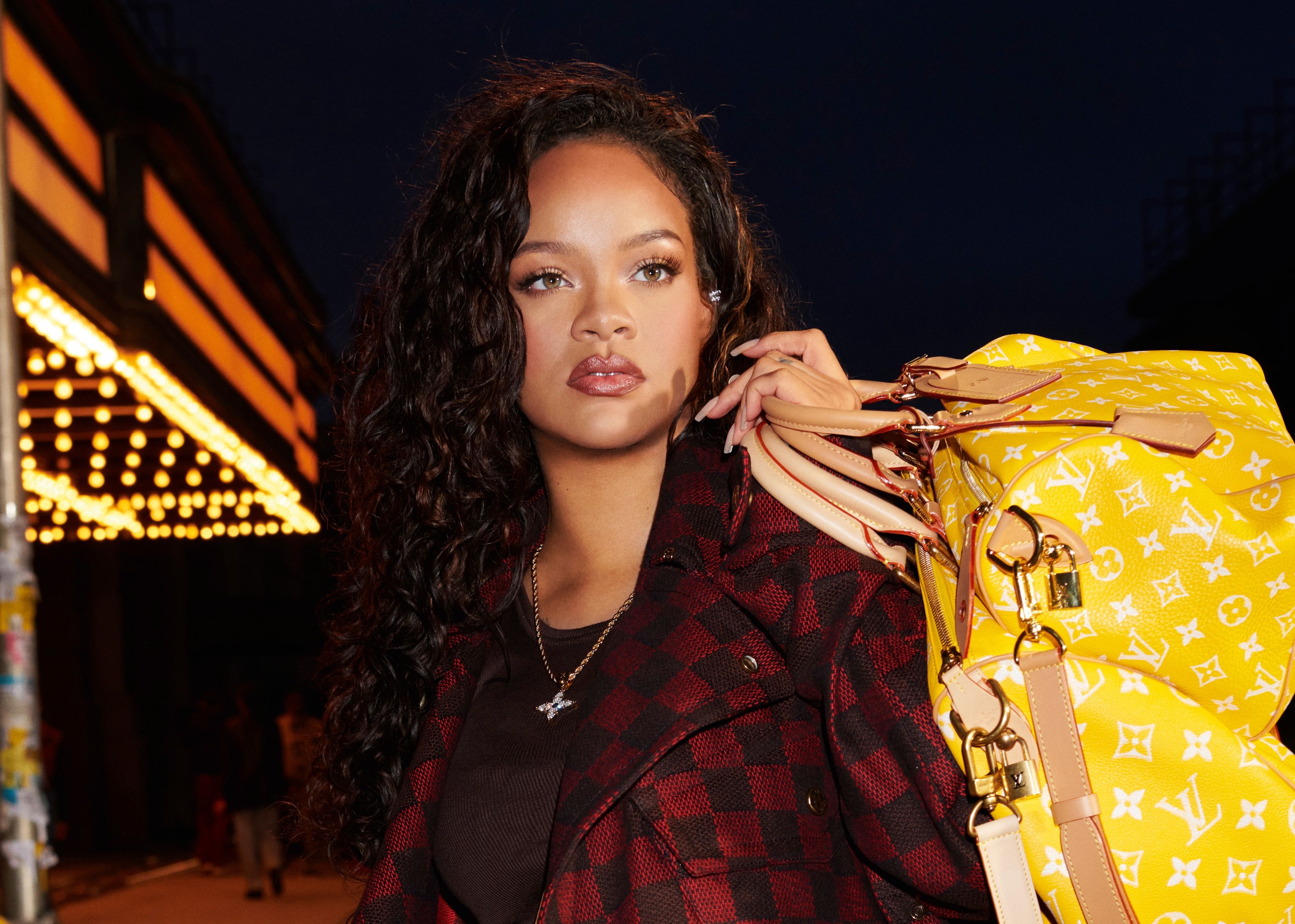 Mode: Louis Vuitton vom Alexanderplatz aus gesehen