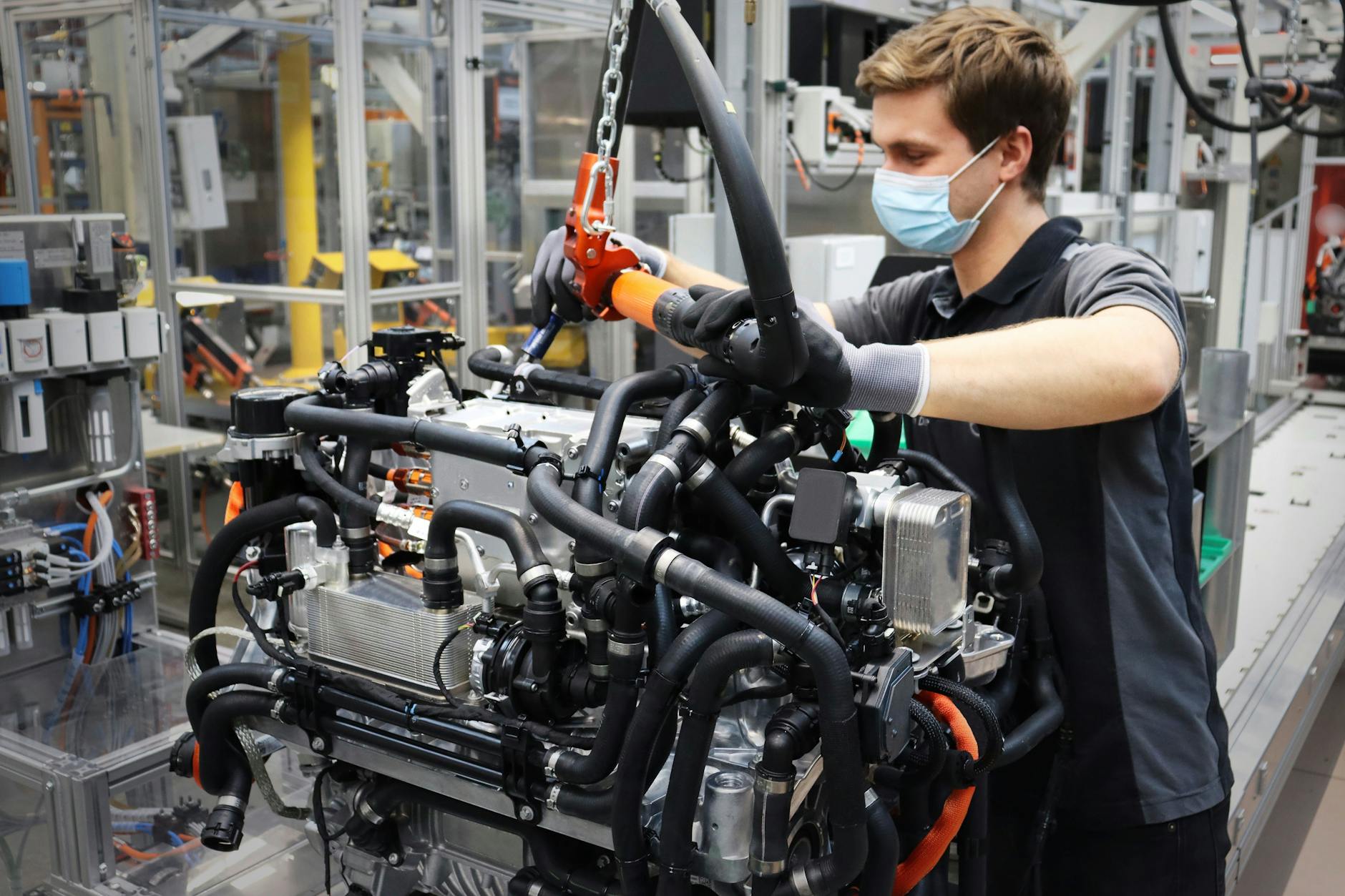 Aggregate für die Mercedes-Modelle EQA und EQB werden in Marienfelde montiert.