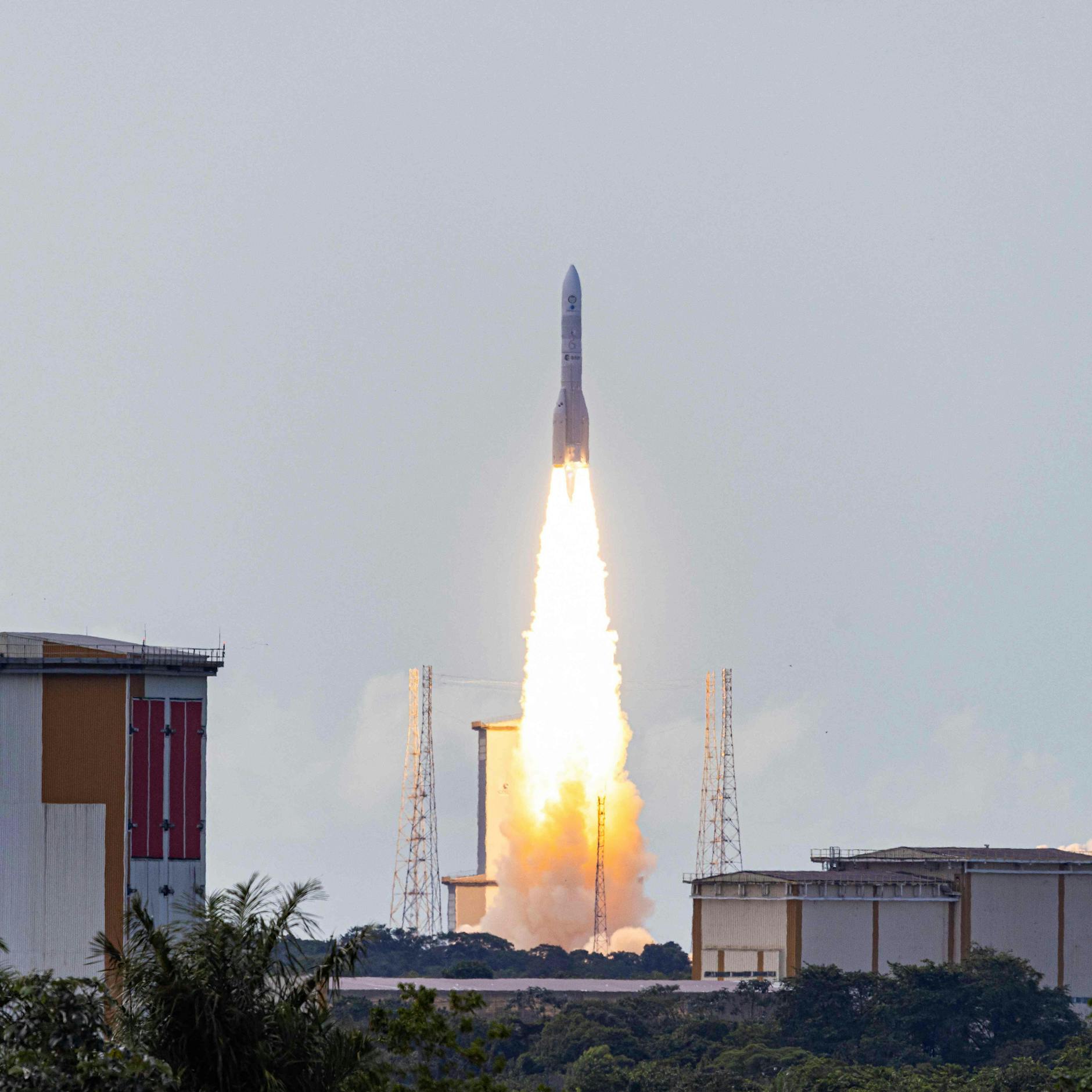 Konkurrenz für SpaceX: Europäische Rakete Ariane 6 ins All gestartet