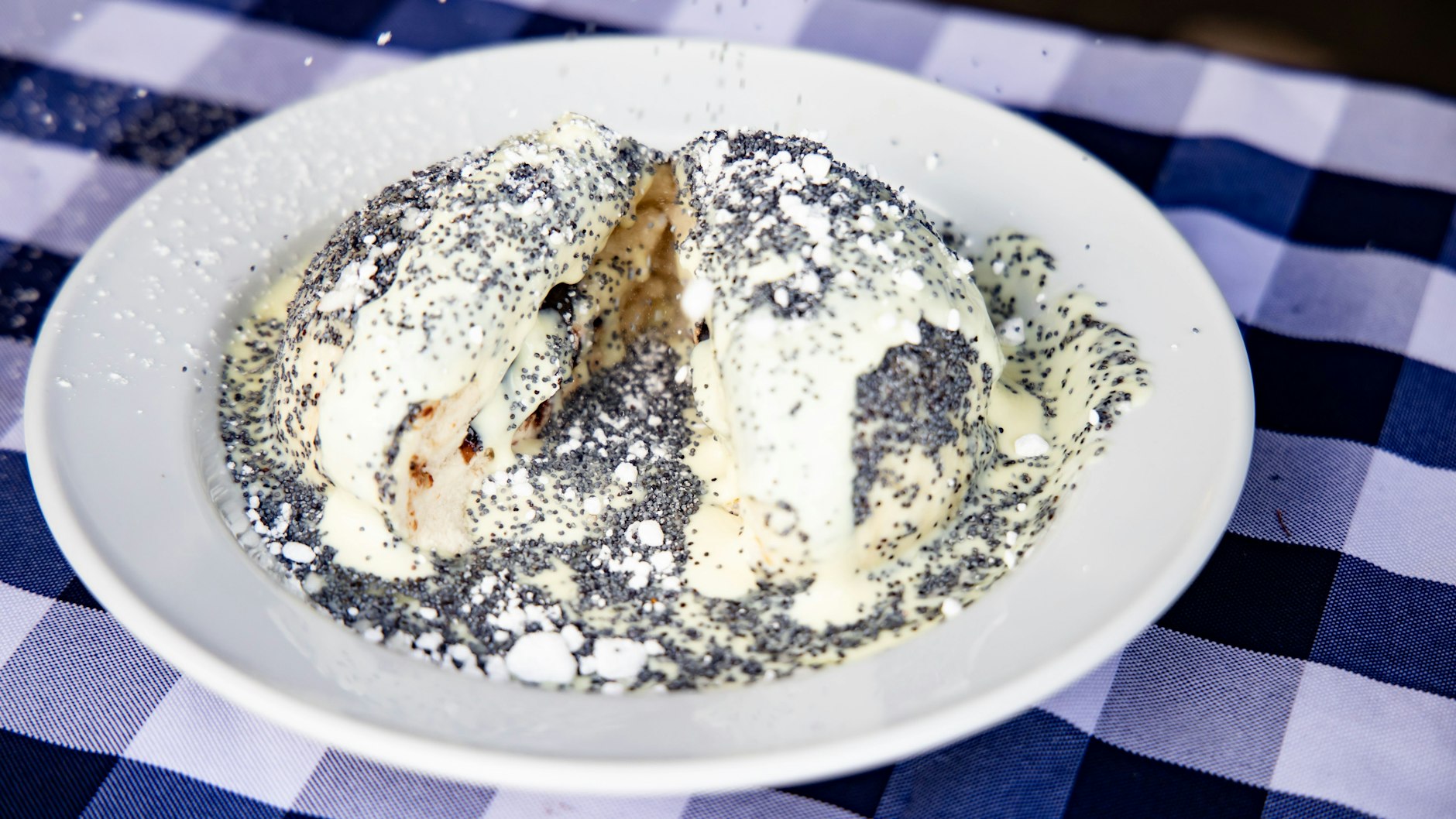Auch für Süßschnäbel gibt es Leckeres, wie Germknödel.&nbsp;