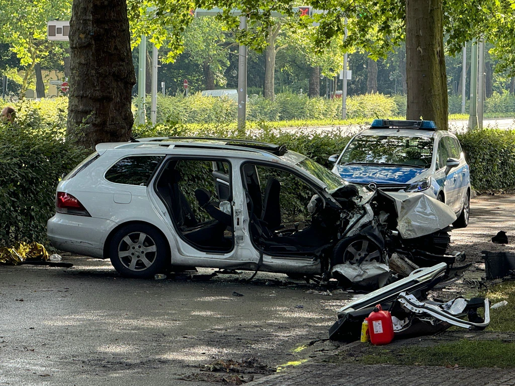 Berlin: Schwerer Verkehrsunfall mit fünf Verletzten auf der Heerstraße – neue Details