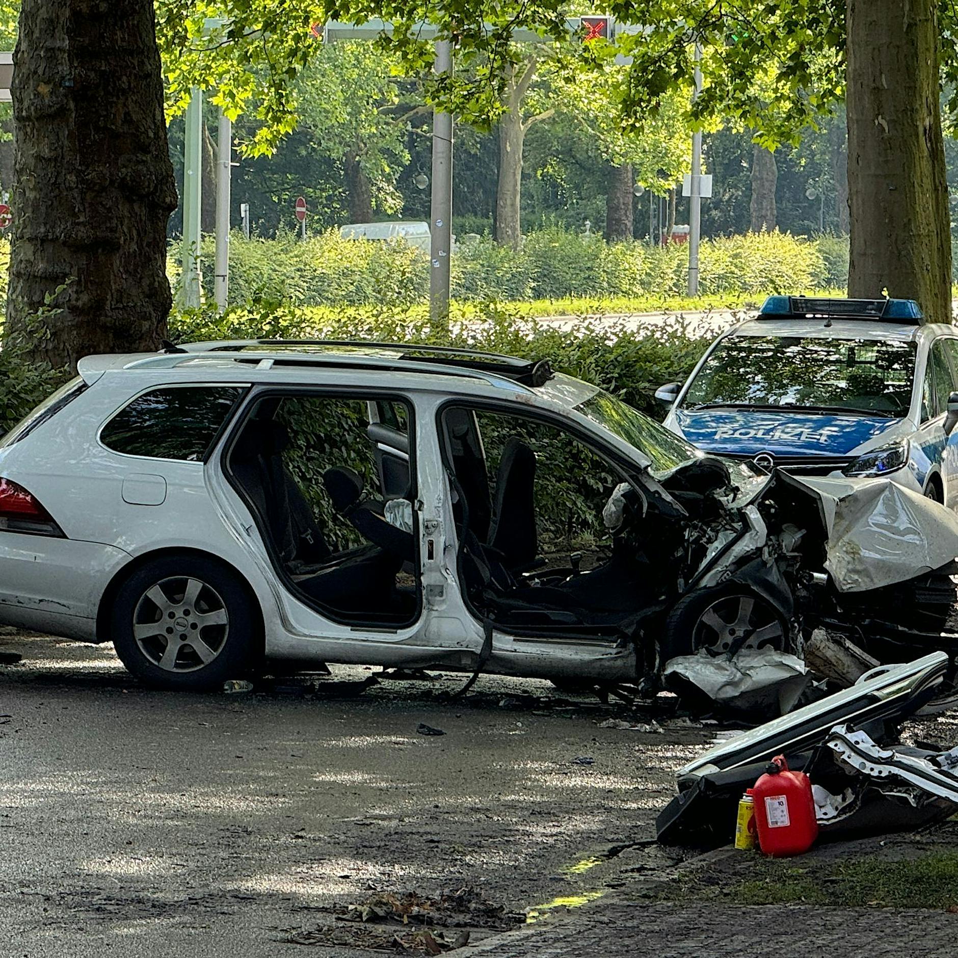 Berlin: Schwerer Verkehrsunfall mit fünf Verletzten auf der Heerstraße – neue Details