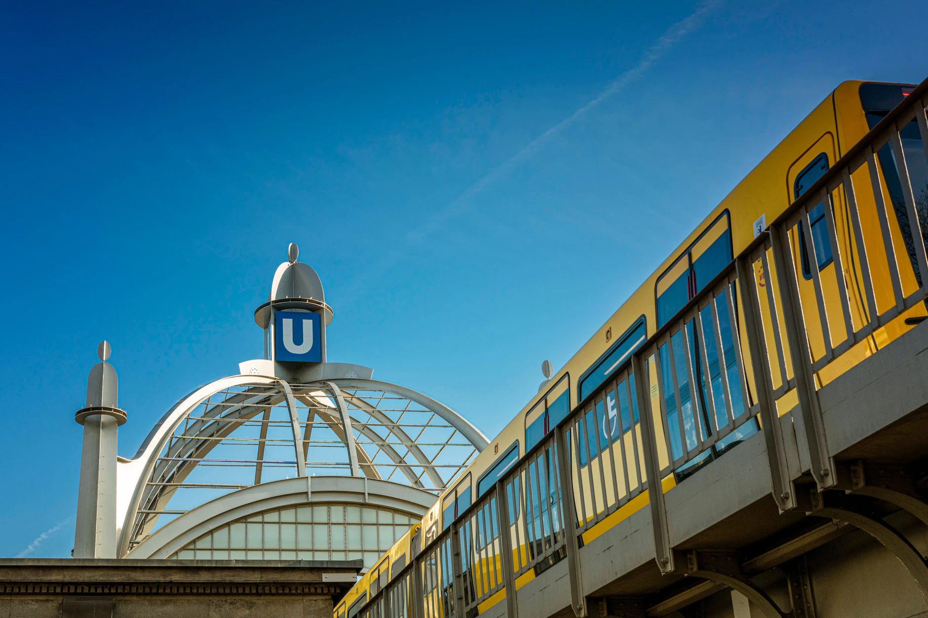 Der U-Bahnhof Nollendorfplatz in Berlin. Er soll nach Willen der örtlichen CDU einen neuen Zusatz im Namen bekommen.