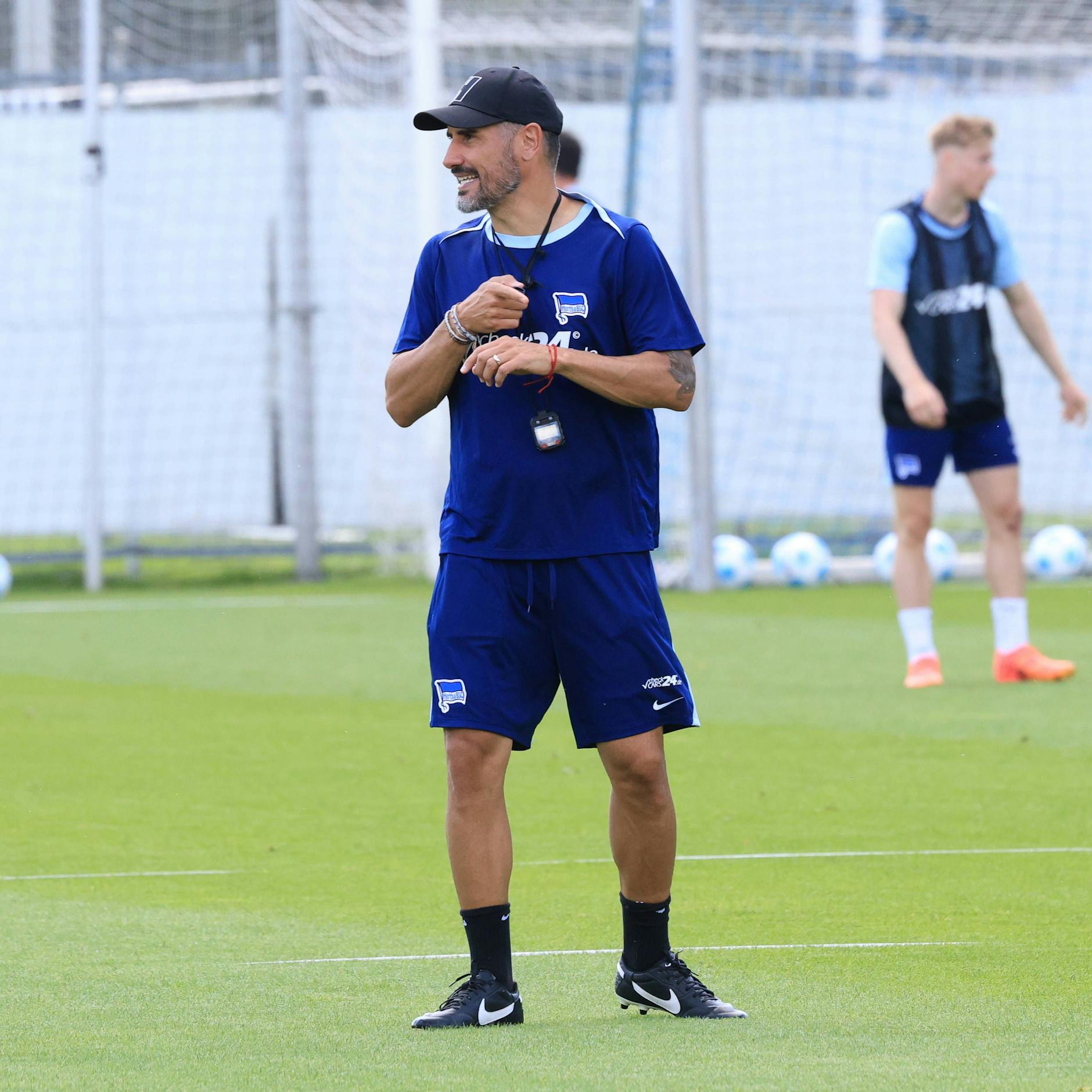 Kann sich Herthas Trainer Cristian Fiel bald über einen EM-Star aus Georgien freuen?