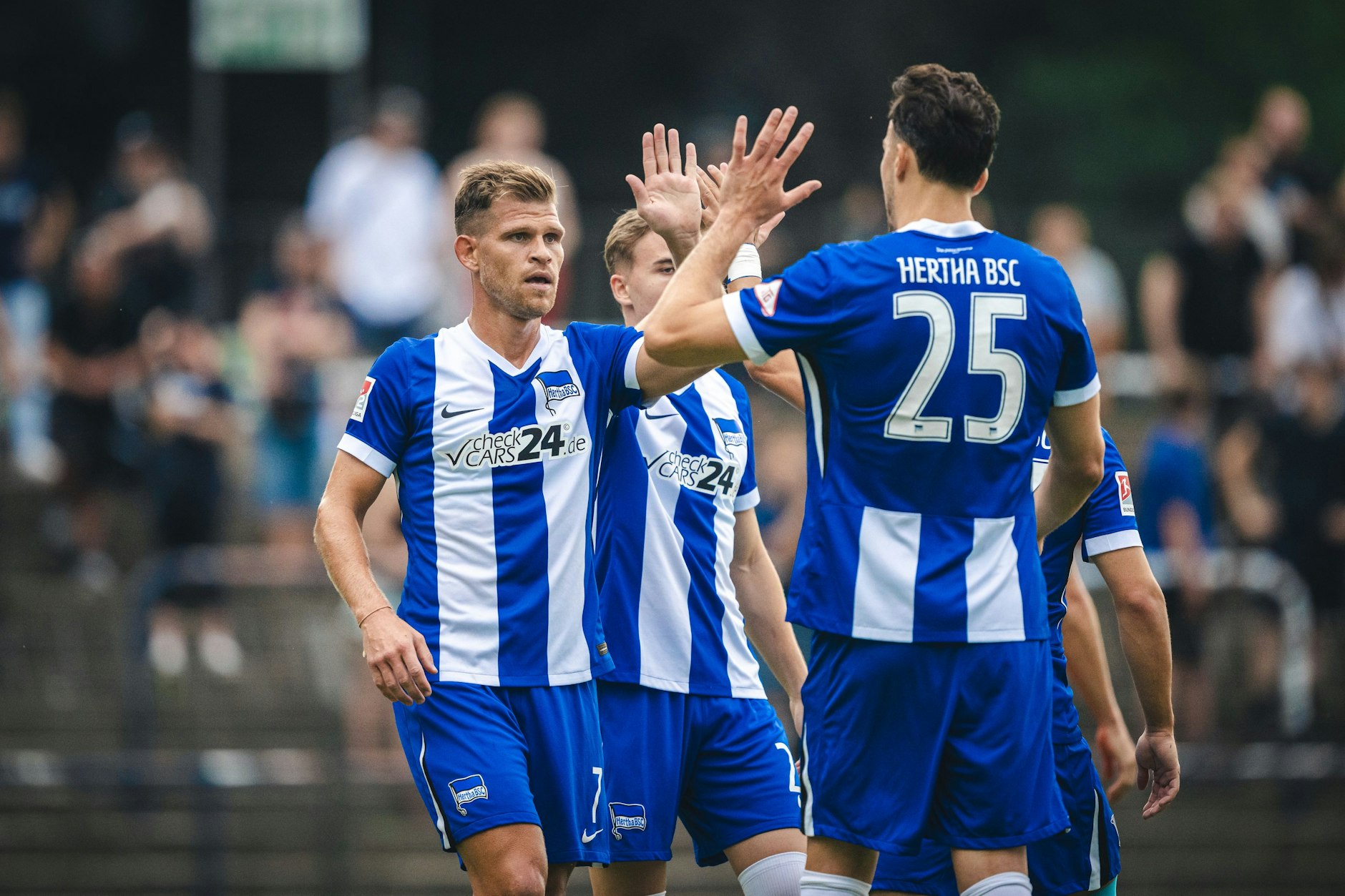 Herthas Stürmer Florian Niederlechner traf beim Test in Babelsberg zum 1:0.
