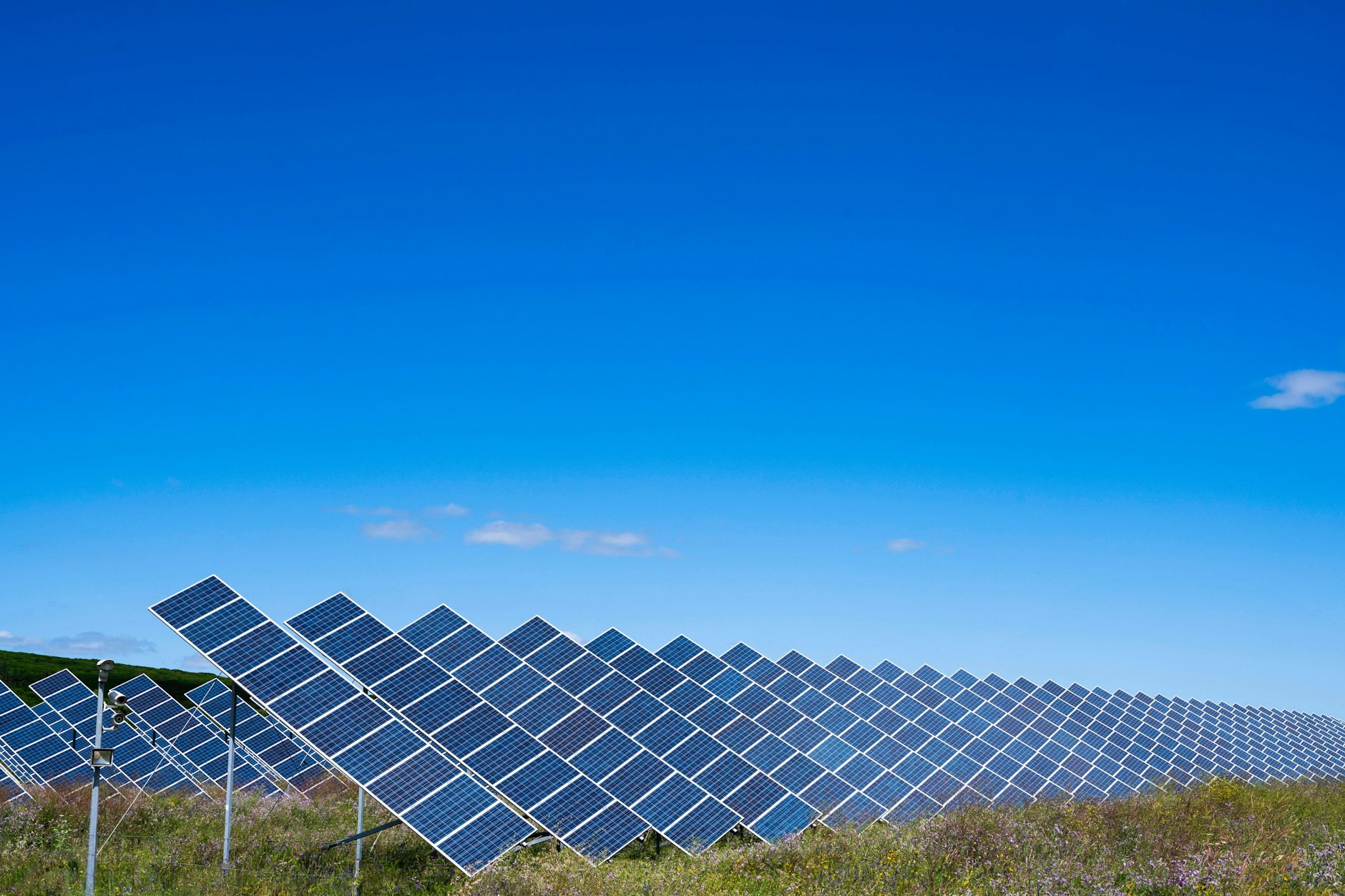 Solaranlagen auf Ackerflächen? Das sorgt in vielen Gegenden für Diskussionen.