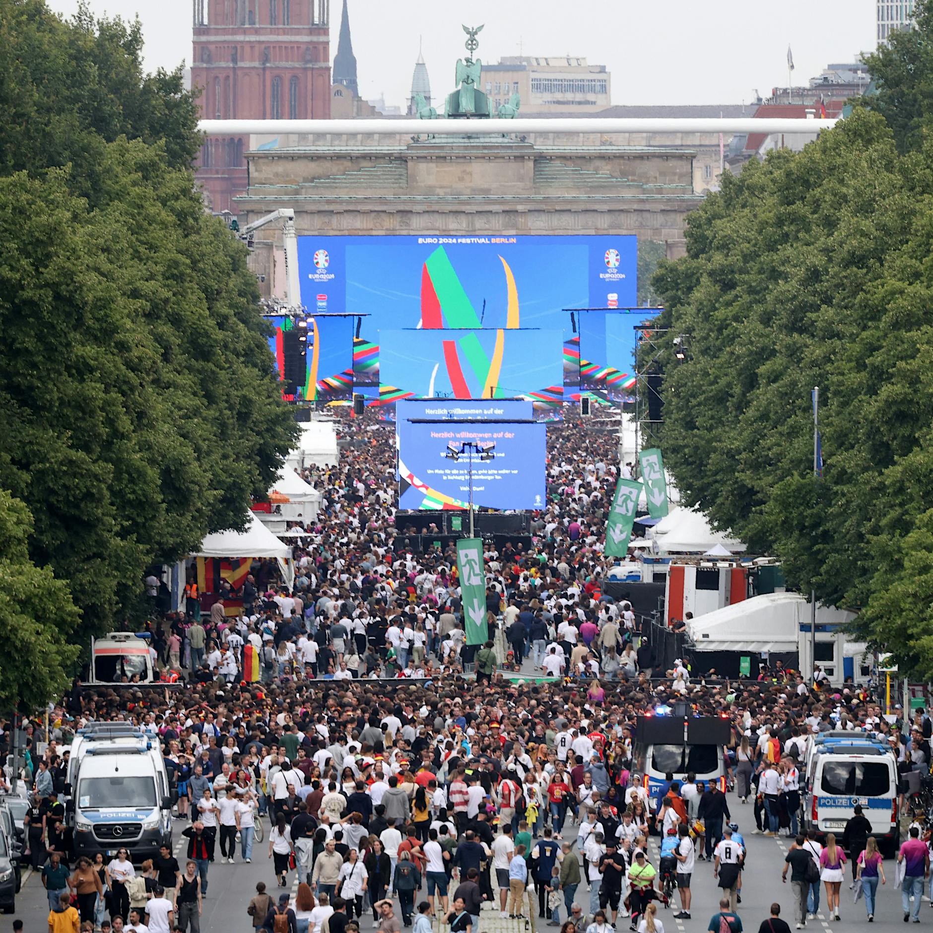 Randale auf Berliner Fanmeile: Polnischer Fußballfan angeklagt