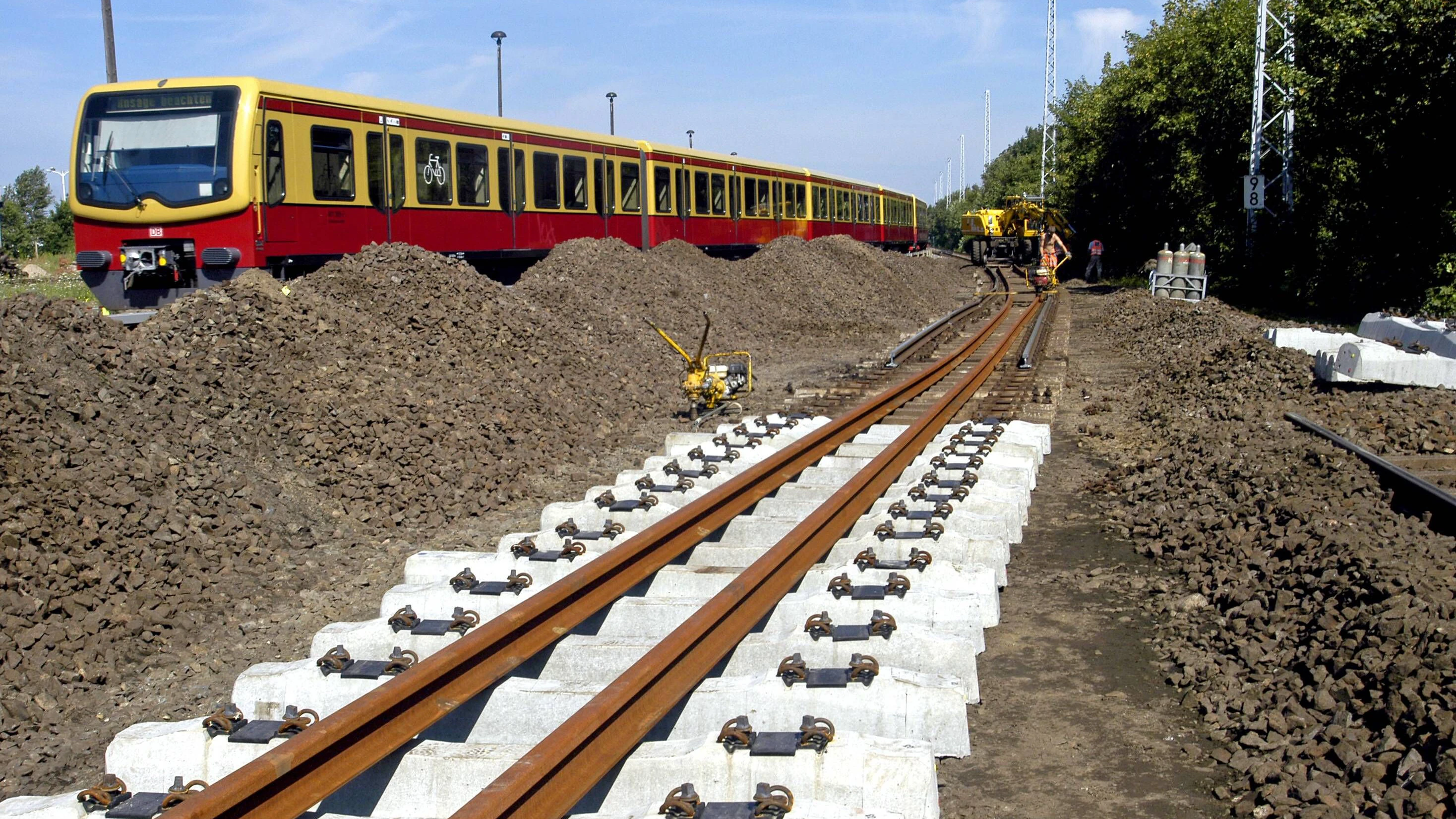 Wegen Bauarbeiten fährt die S-Bahn in Berlin zwischen Alex und Tiergarten in den Ferien teilweise gar nicht.