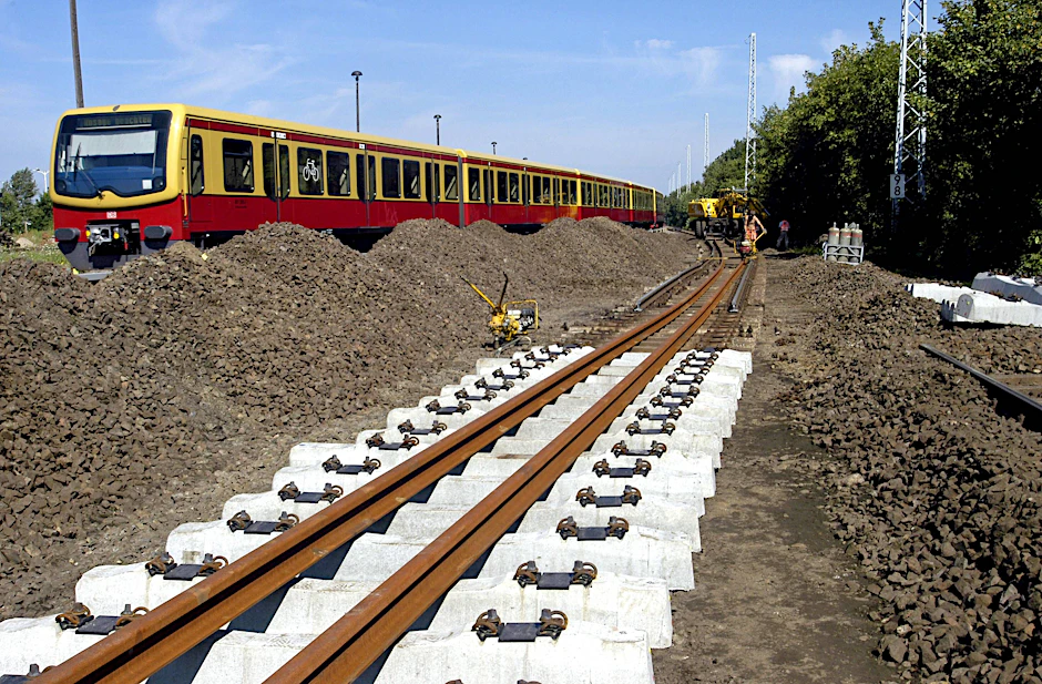 Wegen Bauarbeiten fährt die S-Bahn in Berlin zwischen Alex und Ostbahnhof in den Ferien teilweise gar nicht.