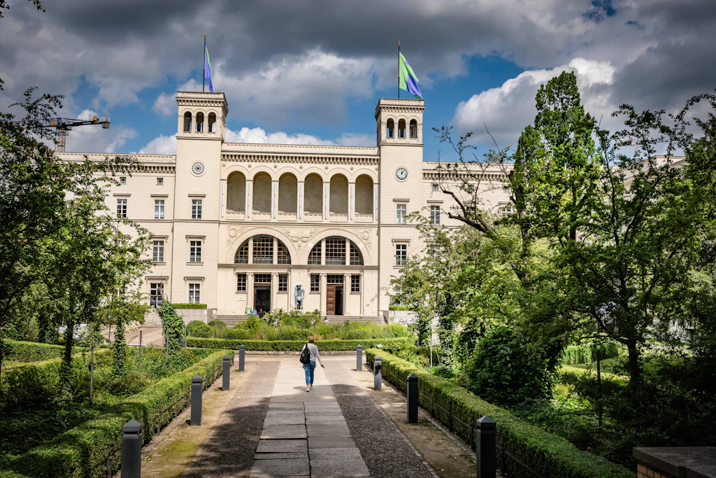 Federal sanat koleksiyonu Berlin'deki Hamburger Bahnhof'a gidiyor: gelecekte birlikte daha güçlüyüz