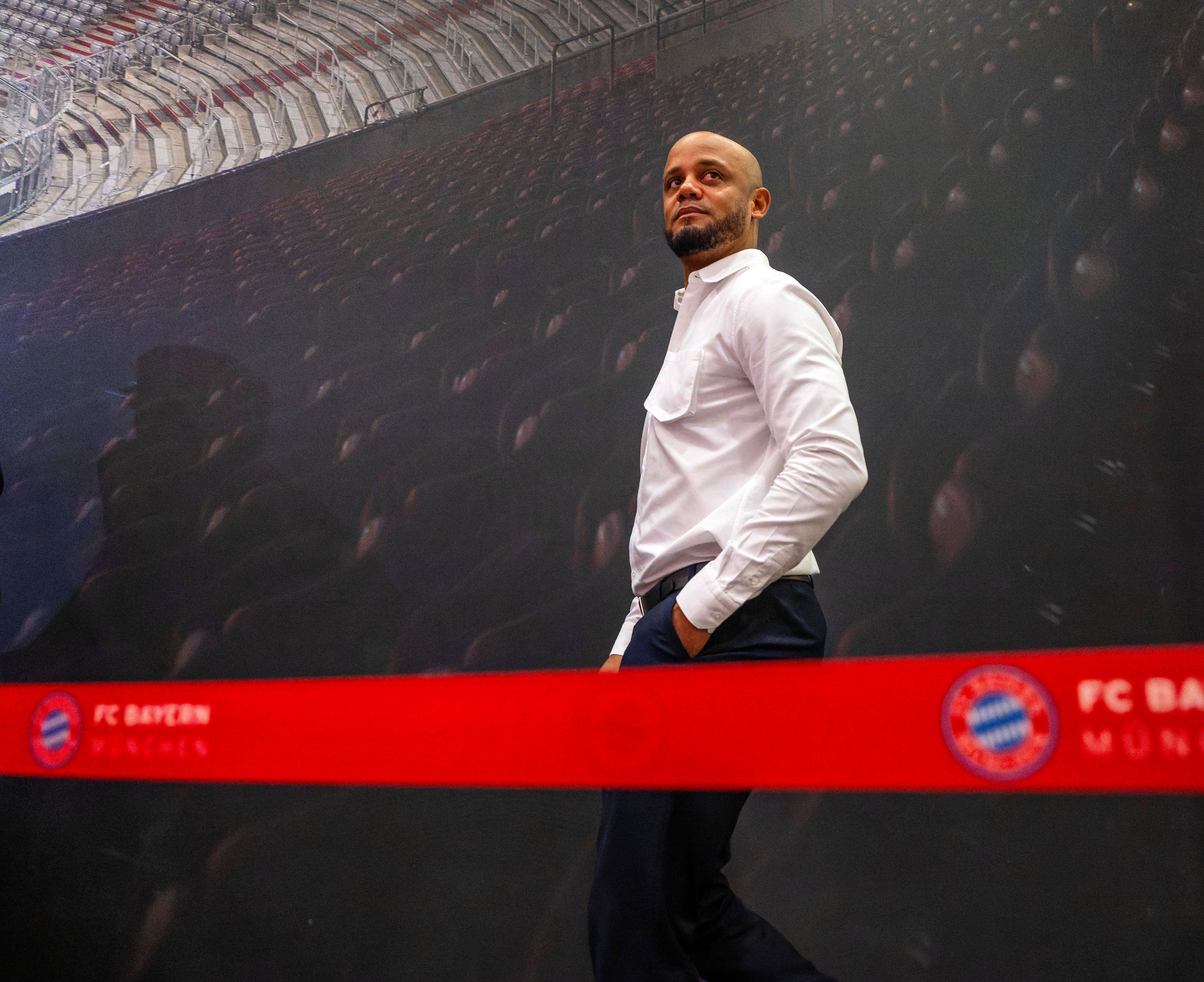 Nanu?! FC Bayern: Coach Vincent Kompany fünf Tage früher beim Training