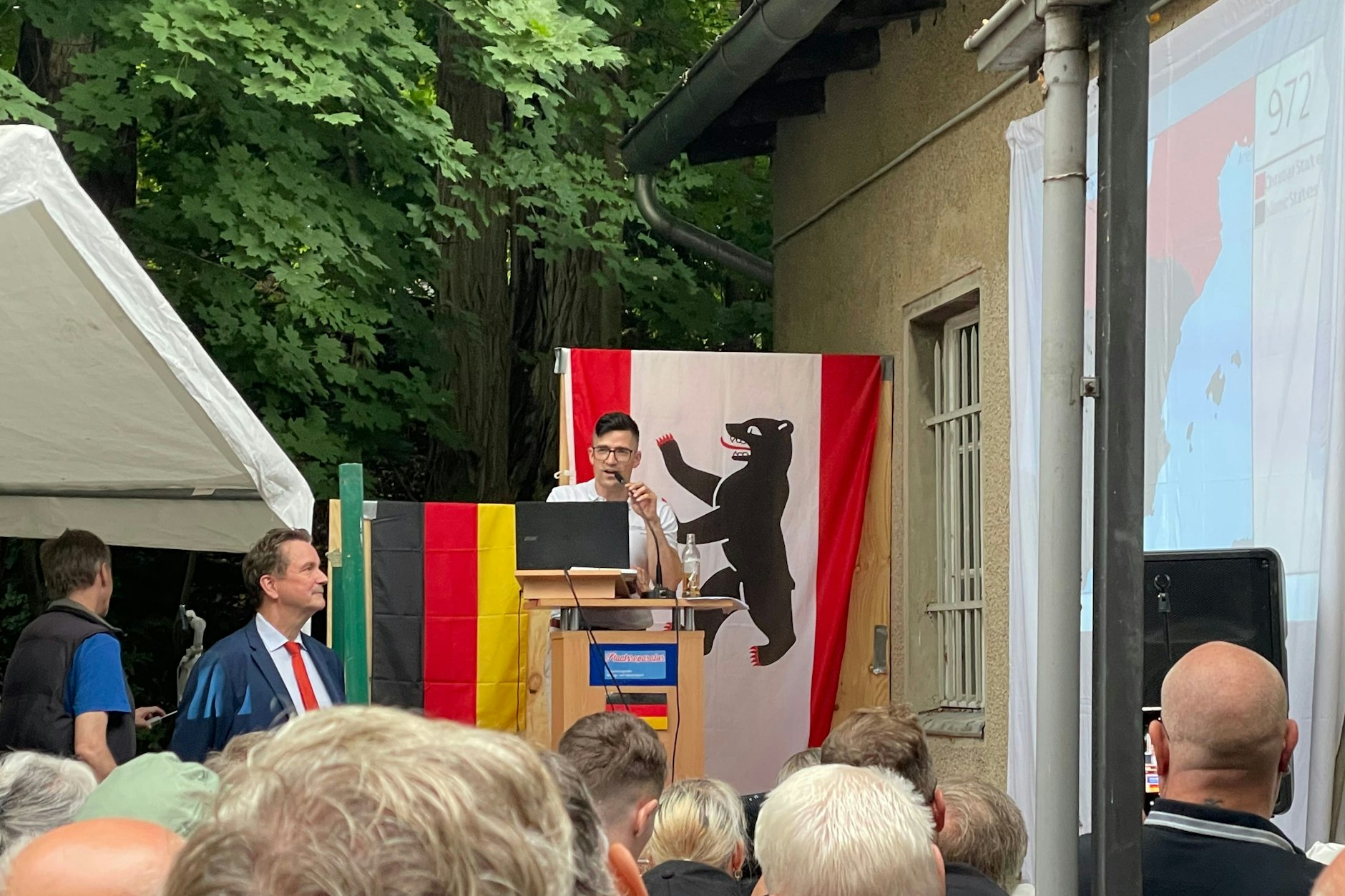 Martin Sellner während seines Vortrags beim Verein „Staatsreparatur“ in Lichterfelde-Ost.