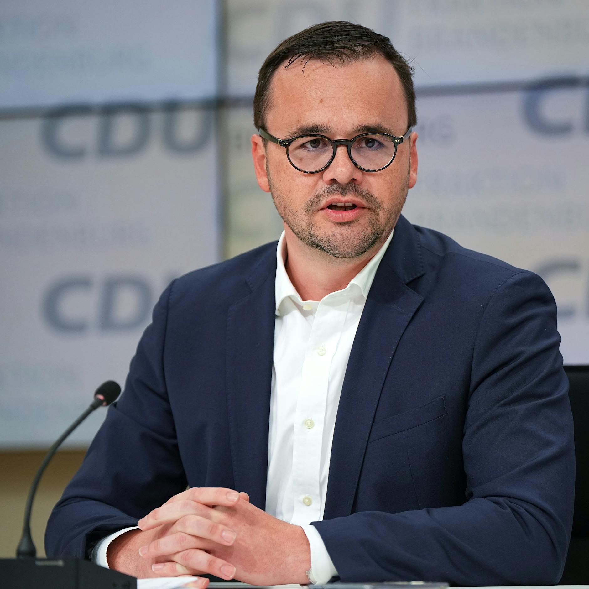 Brandenburger CDU-Chef Jan Redmann betrunken auf E-Roller erwischt!