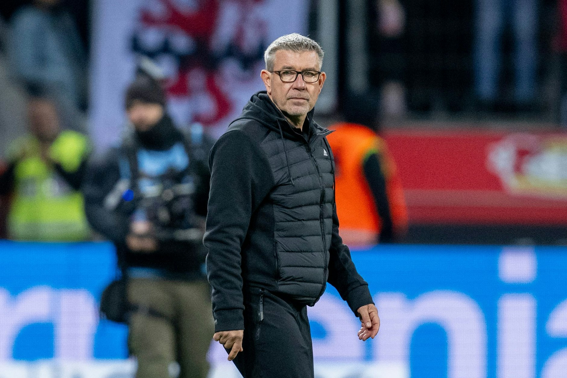 Urs Fischer führte den 1. FC Union Berlin in die Bundesliga und in die Champions League. Aktuell ist er ohne Job im Profifußball.