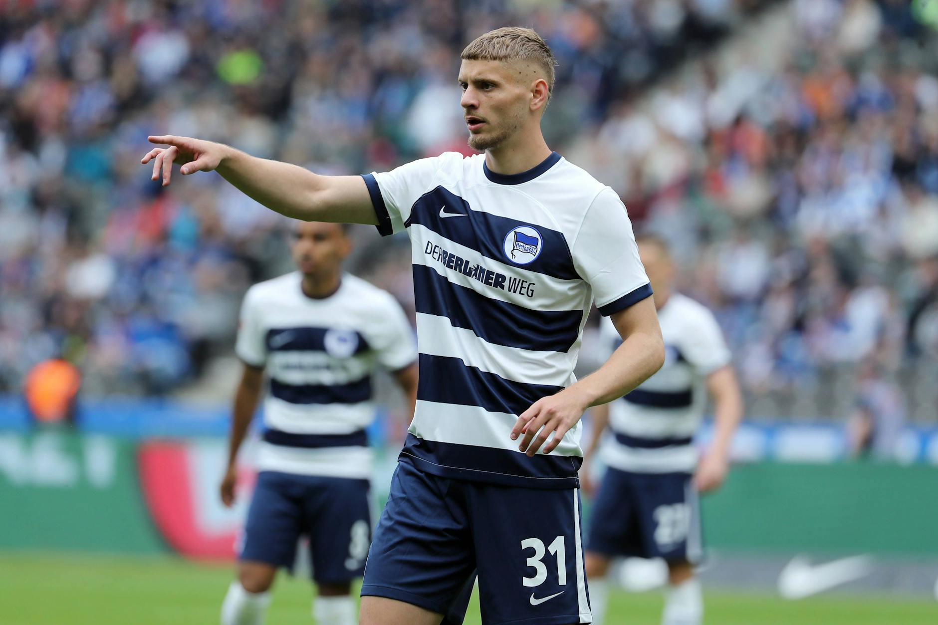 Herthas Defensivspezialist Marton Dardai will eigentlich den „Berliner Weg“ weiter mitgehen, doch der Vertragspoker mit ihm liegt auf Eis.