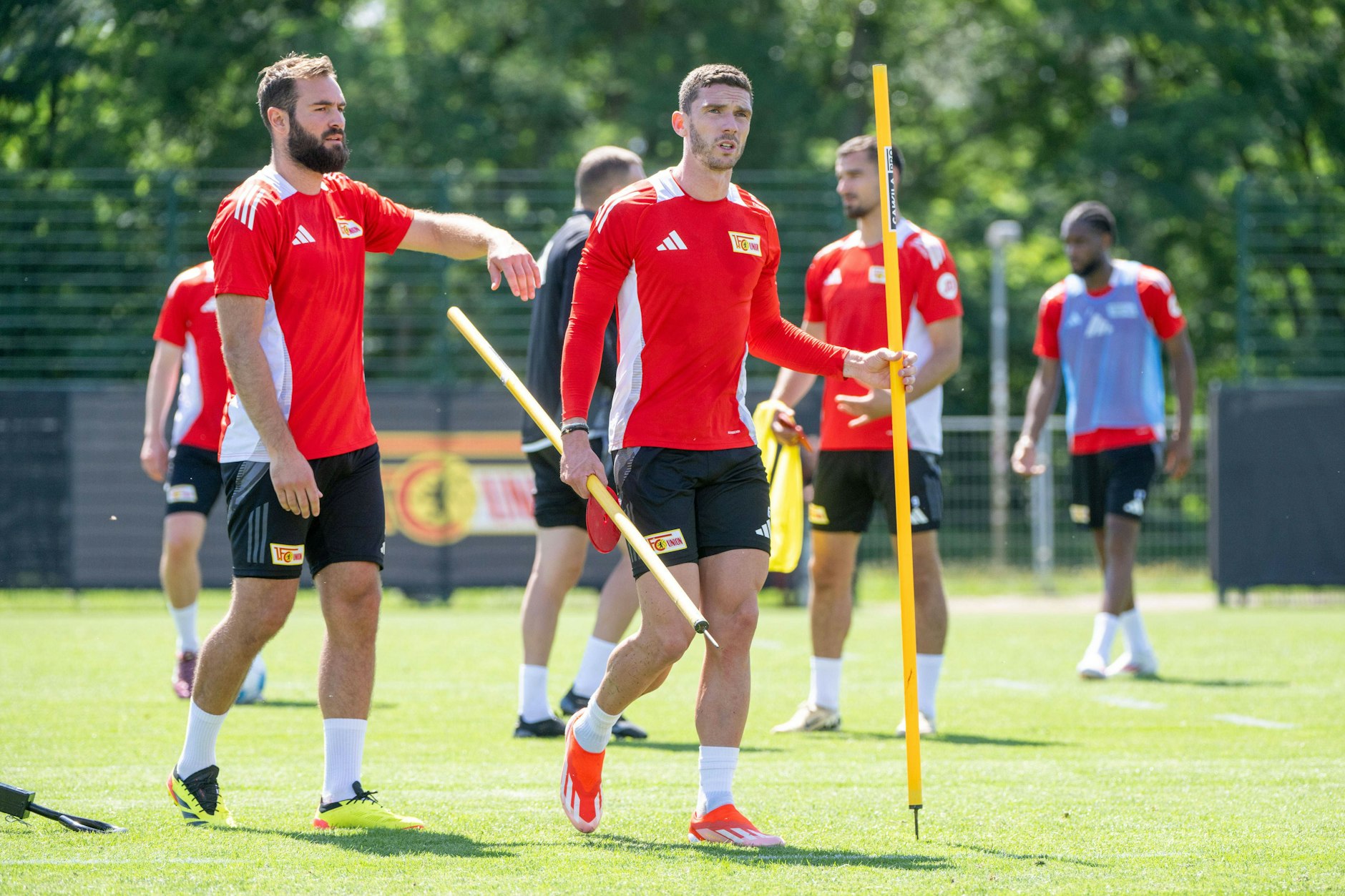 Nicht nur Robin Gosens (30) und Lucas Tousart (27, l.) werden im Trainingslager des 1. FC Union im österreichischen Längenfeld ordentlich schwitzen. 