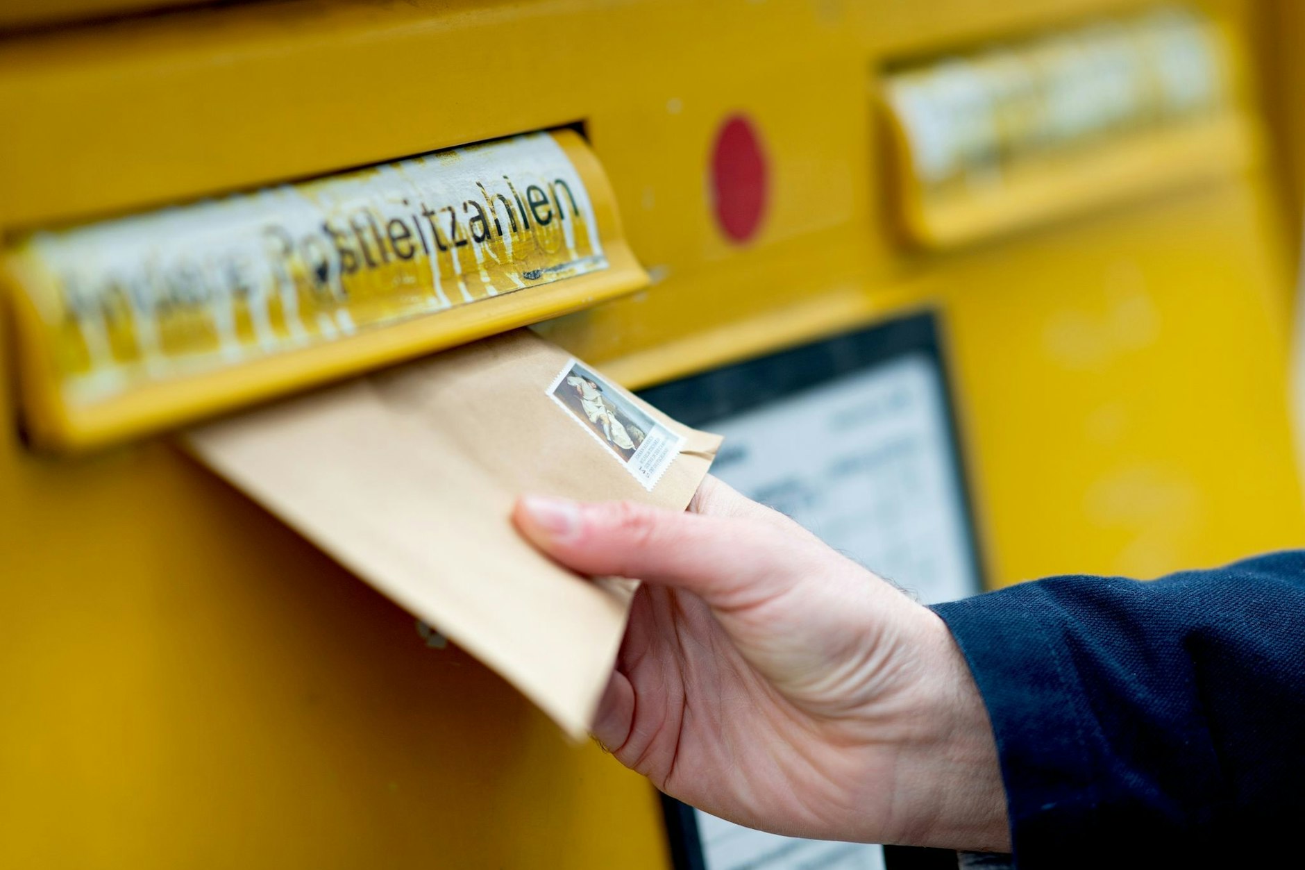 Ob der wohl ankommt? Die Deutsche Post ist zweifelhafter Rekordhalter in Verbraucher-Beschwerden.