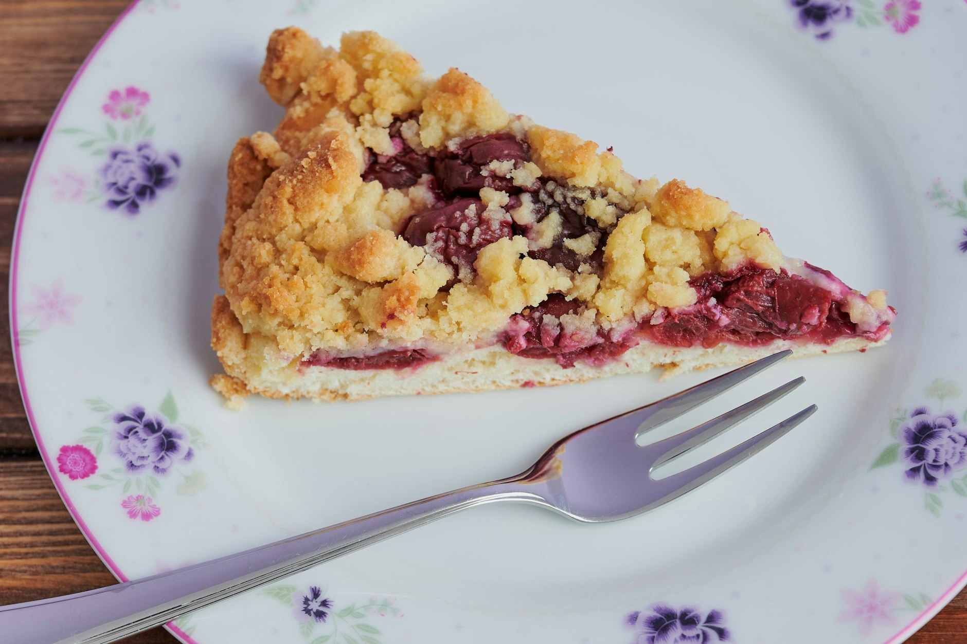 Unser Rezept für Kirschkuchen mit Streuseln ist superschnell gemacht - und ein wahrer Genuss für alle Naschkatzen!