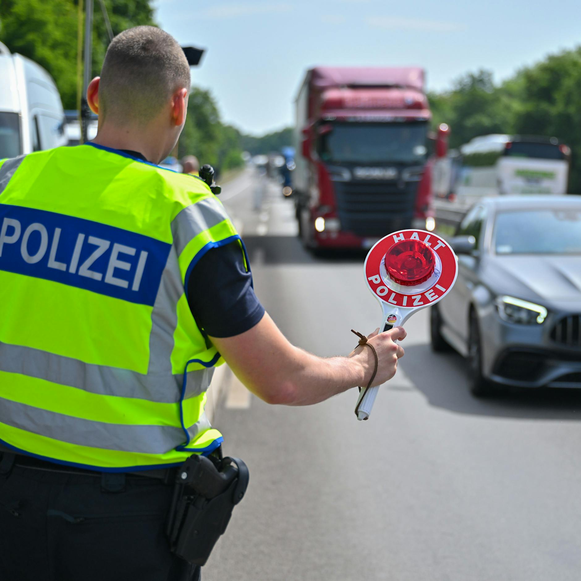 Strenge Grenzkontrollen! Doch nach der EM sind sie wieder weg