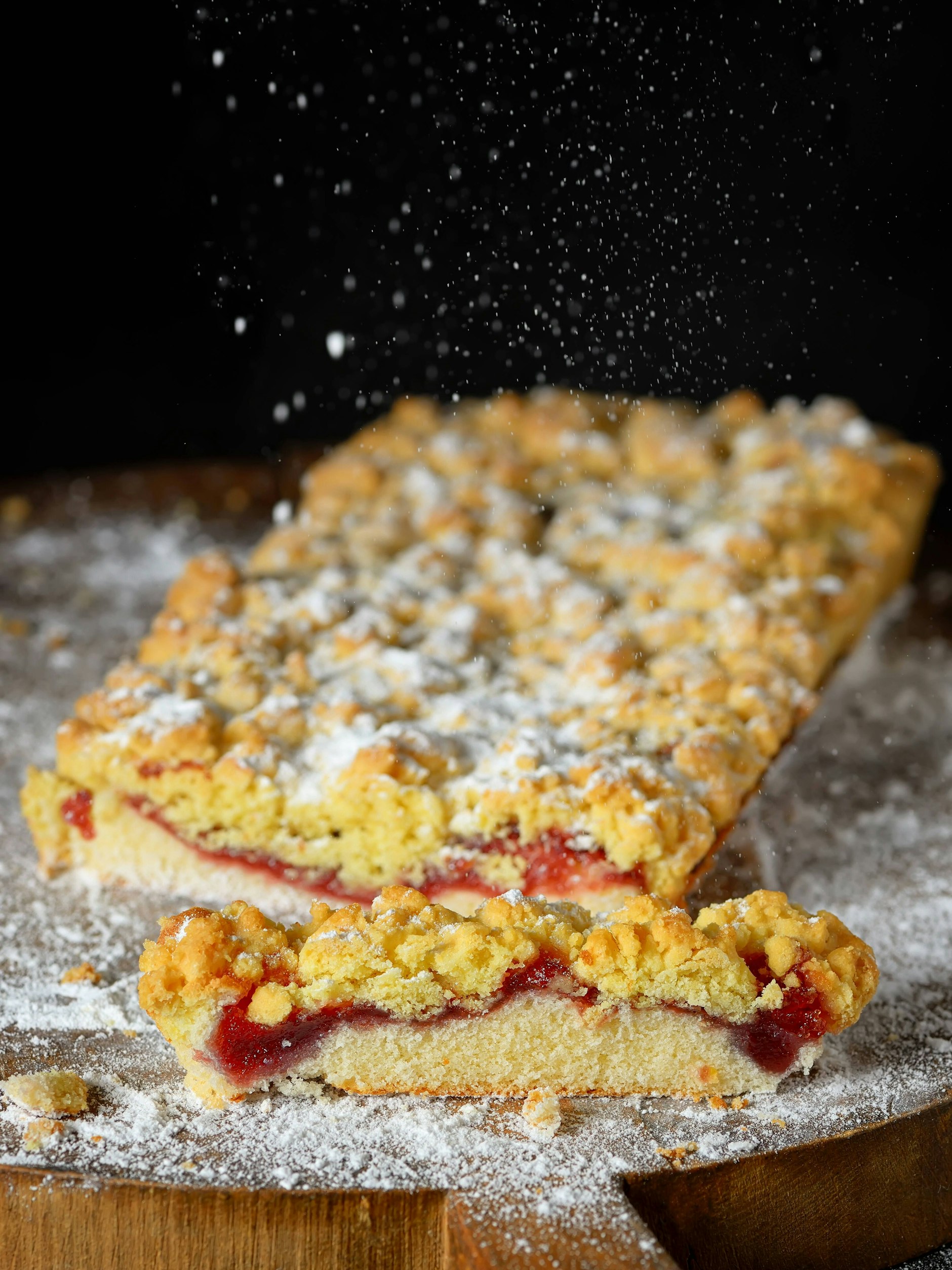 Dieser leckere Kirschkuchen mit Streuseln ist schnell gebacken - das Rezept ist wirklich genial und einfach.