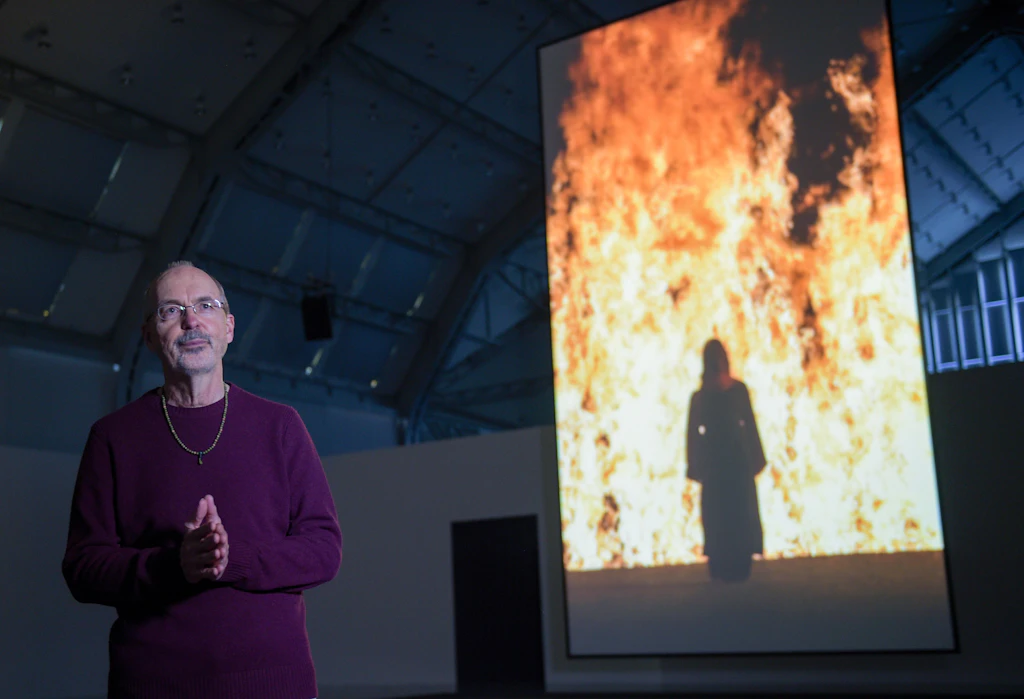 Bill Viola'nın ölüm ilanı: Ezilme Haber sanatı