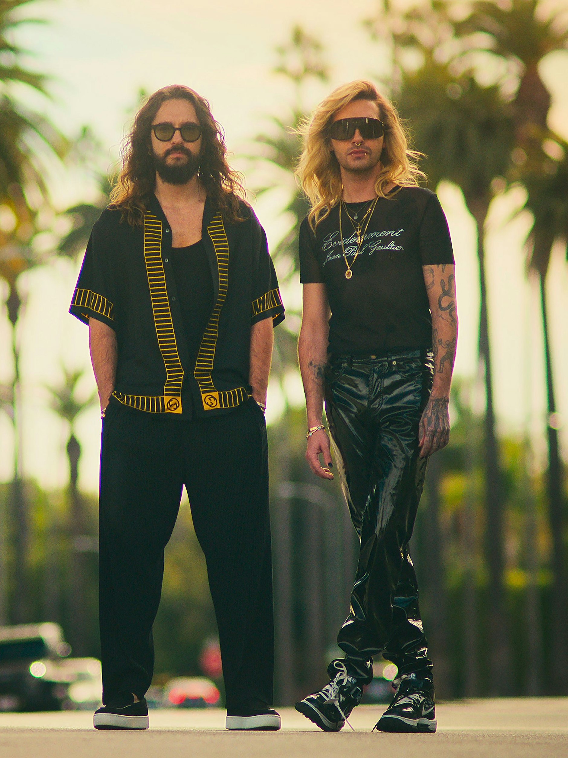 Siegfried und Roy? Nein, natürlich nicht. Das sind die Kaulitz-Brüder während der Dreharbeiten zu ihrer Doku „Kaulitz &amp; Kaulitz“ im Jahr 2023.