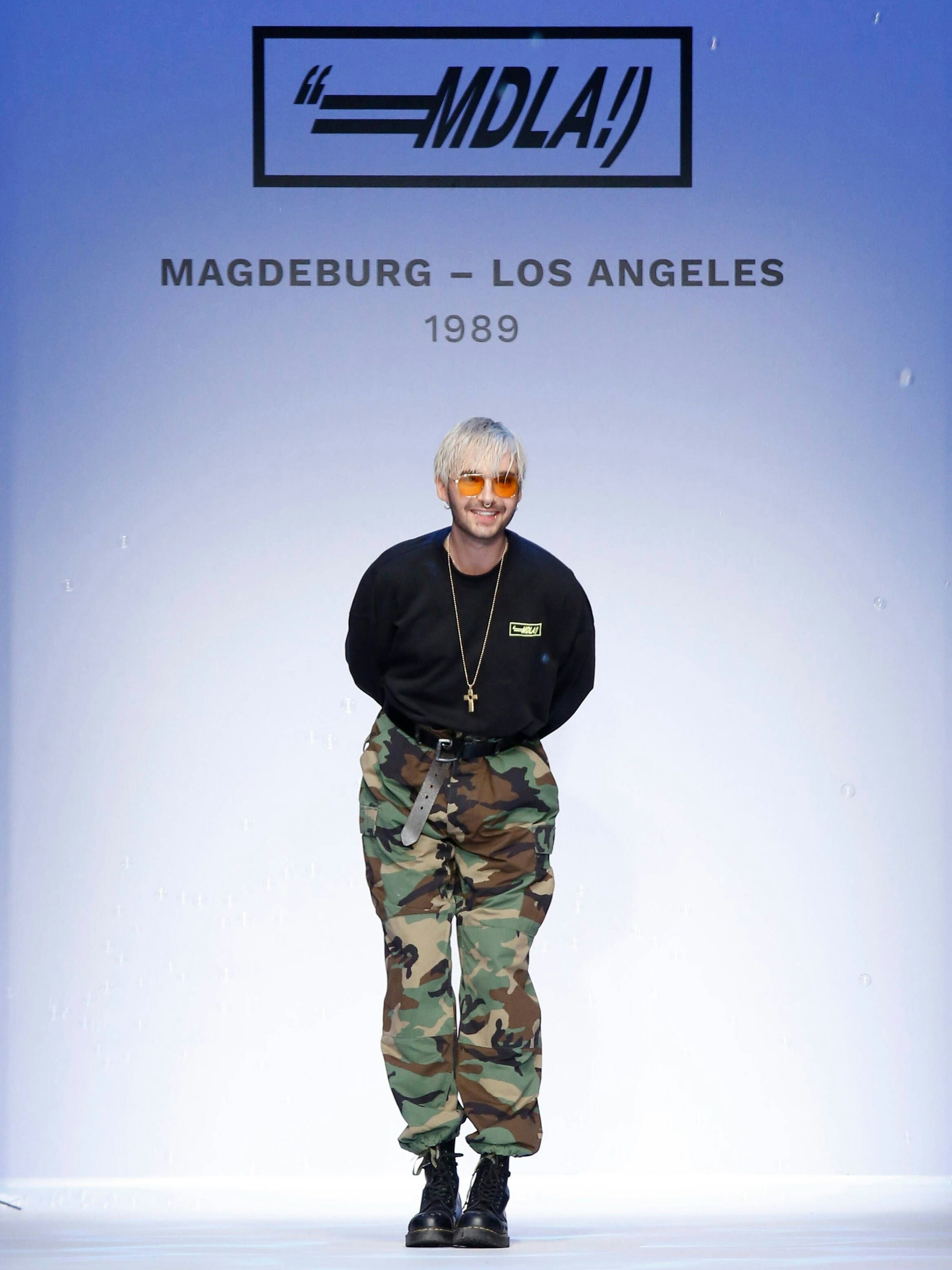 Die MDLA-Kollektionen bestanden größtenteils aus aufgemöbelten Basics. Bill Kaulitz präsentierte seine Mode 2019 auch auf der Berlin Fashion Week. Die Sachen gab es damals bei About You zu kaufen, nach Corona wurden keine neuen Kollektionen mehr produziert.