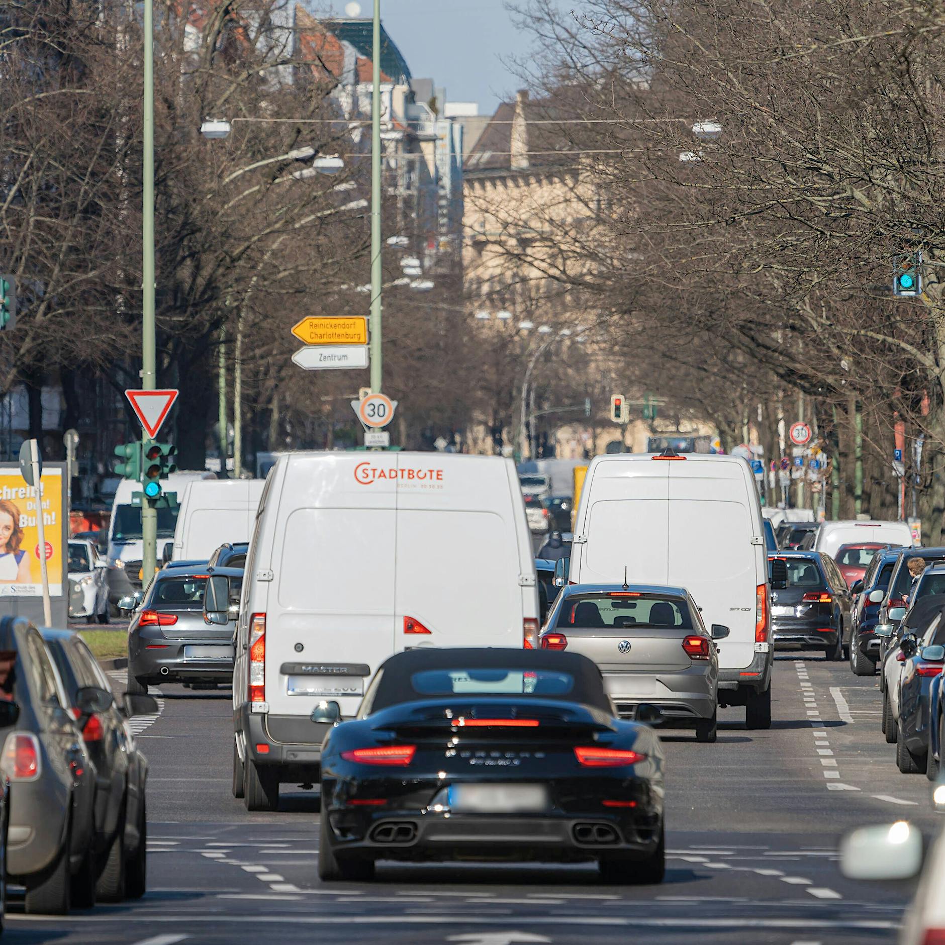 Brandenburgische Straße: Entwarnung nach Fund von vermeintlicher Weltkriegsbombe in Wilmersdorf