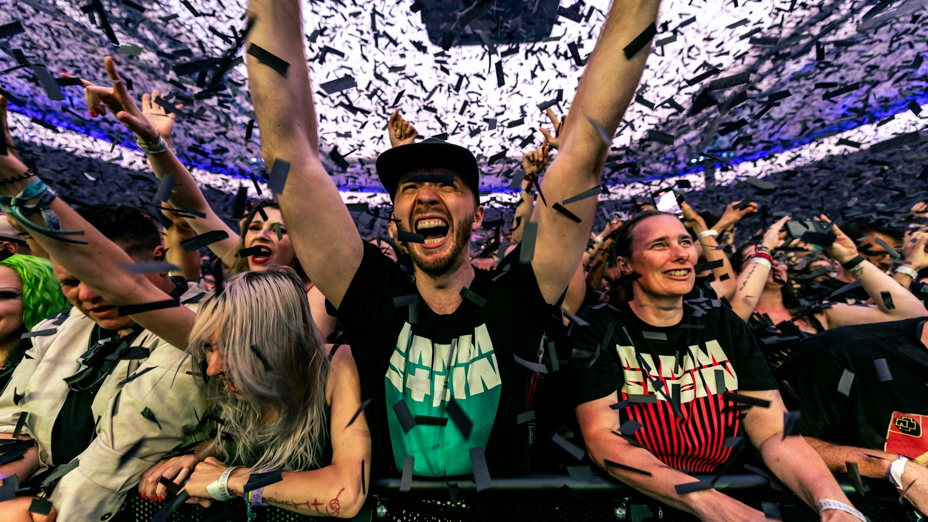 Auch in Frankfurt feierten die Fans von Rammstein bei den Konzerten - trotz des Skandals im vergangenen Jahr.