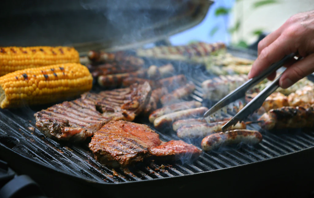 So viel mehr kostet ein Grillabend mit Bio-Würstchen oder veganer Alternative