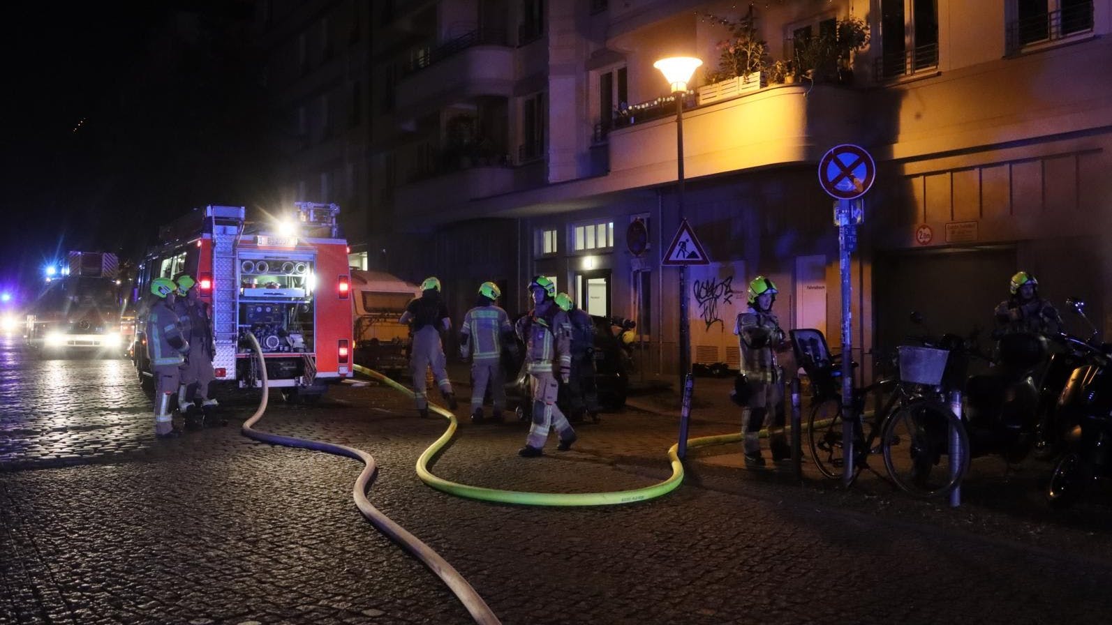 Der Brand in Friedrichshain in der Tiefgarage eines Mehrfamilienhauses konnte schnell gelöscht werden.