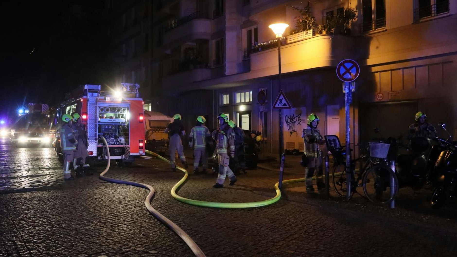 Der Brand in Friedrichshain in der Tiefgarage eines Mehrfamilienhauses konnte schnell gelöscht werden. 
