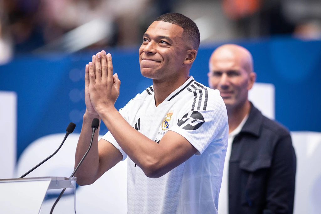 Real Madrid befeuert den Hype um Kylian Mbappé mit einem gewaltigen Empfang