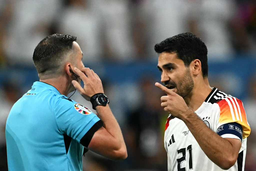 DFB-Entscheidung: Mecker-Regel gilt ab sofort in allen deutschen Spielklassen