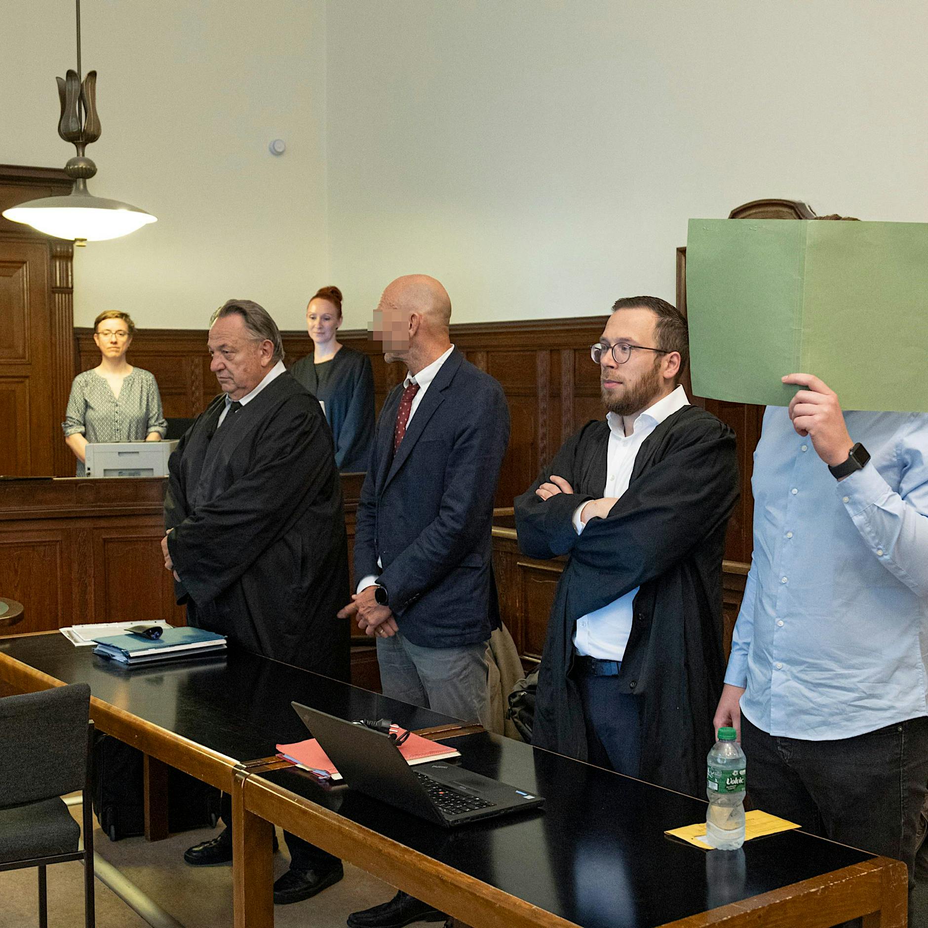 Fake-Onlineshops: Berliner Anwalt wegen mutmaßlichen Betrugs vor Gericht