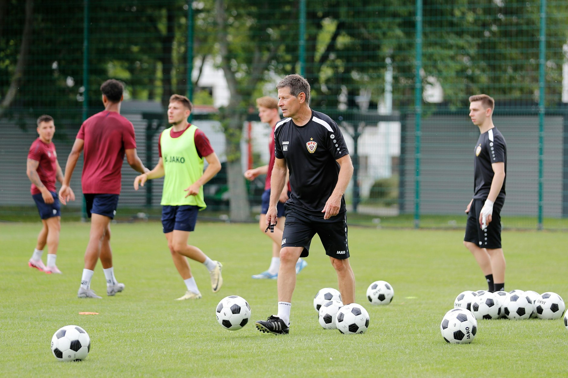 Viele Bälle und viele Dynamos. BFC-Trainer Andreas Heraf steht nach vier Wochen Vorbereitung vor der Generalprobe für die Saison.