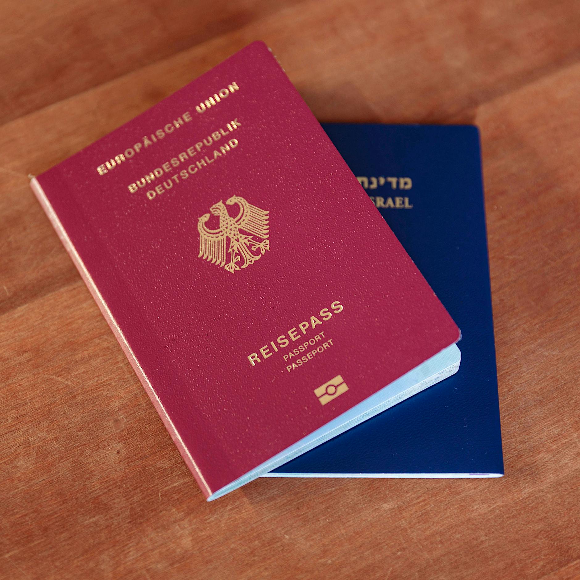 Einbürgerung in Berlin: Hunderte digitale Anträge verloren