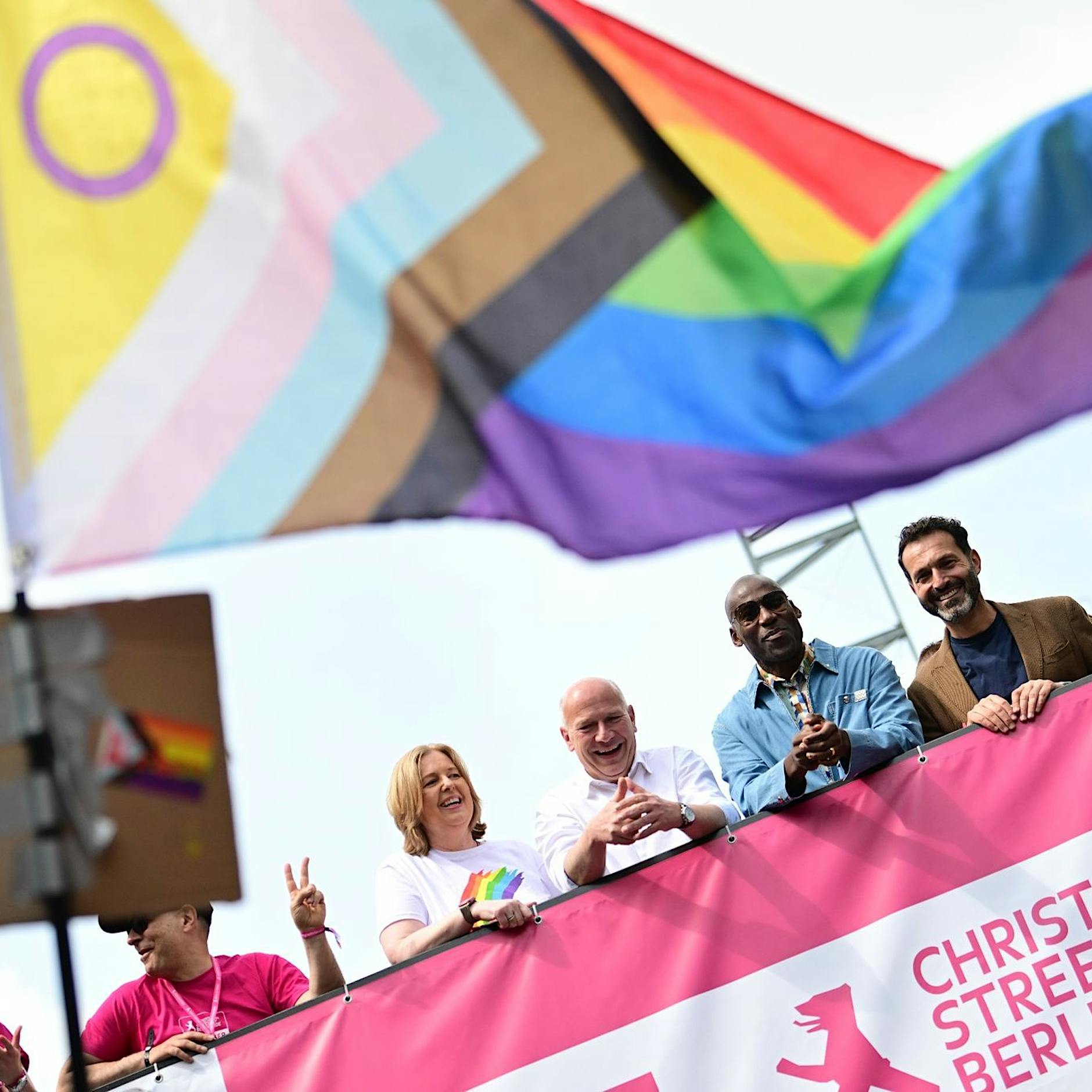 CSD in Berlin 2024: Kai Wegner nimmt an Christopher Street Day teil
