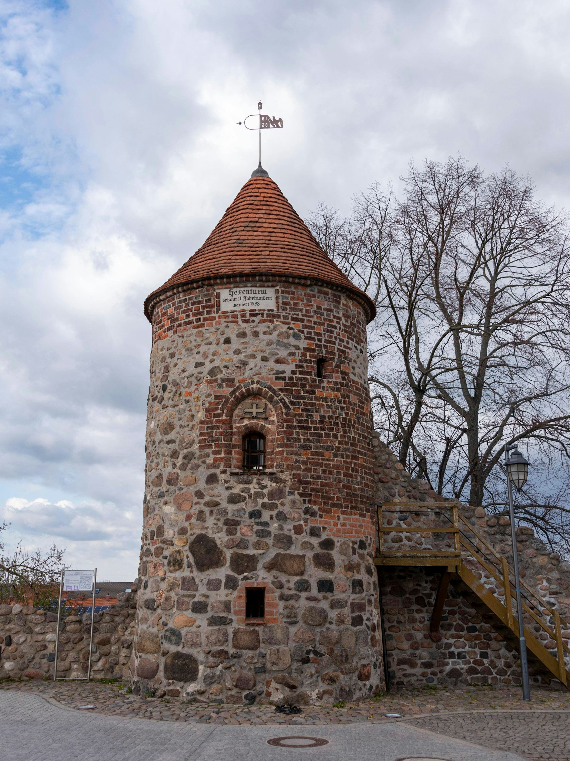 Burg bei Magdeburg ist die Stadt der Türme - hier gibt es unter anderem den hübschen Hexenturm zu bestaunen, der früher ein Verlies war.