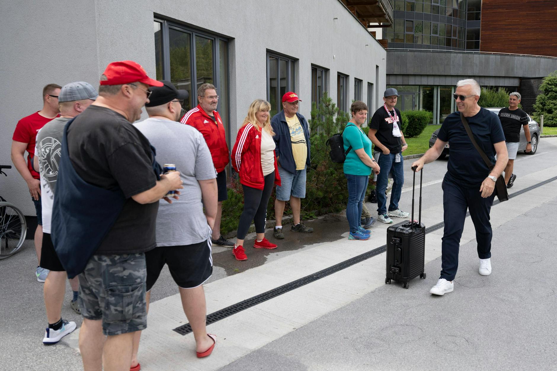Vom ersten Tag an dabei: Präsident Dirk Zingler reiste mit der Mannschaft des 1. FC Union ins Trainingslager nach Tirol.