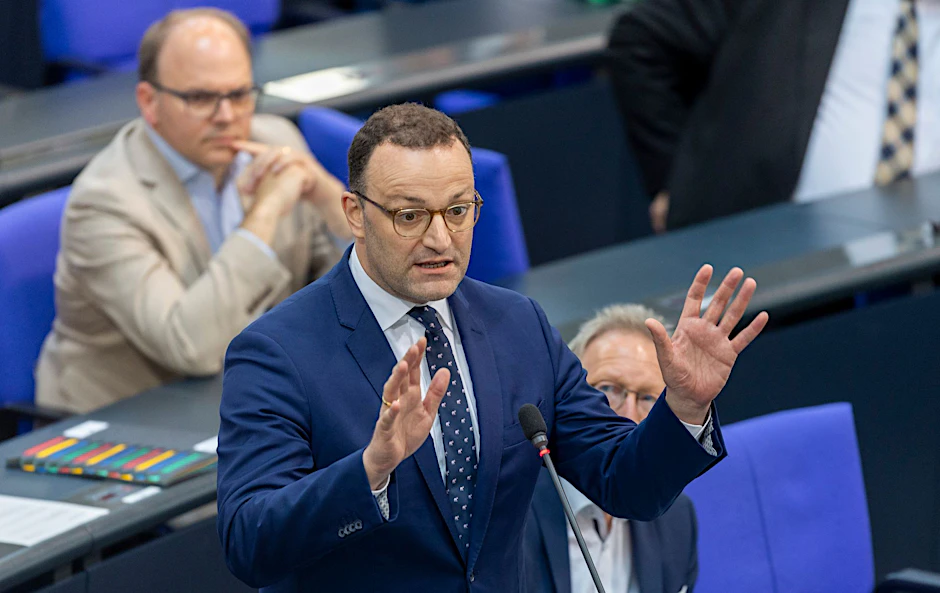 Der ehemalige Gesundheitsminister Jens Spahn (CDU) rechtfertigt im Bundestag seine Entscheidungen während der Corona-Pandemie.&nbsp;&nbsp;